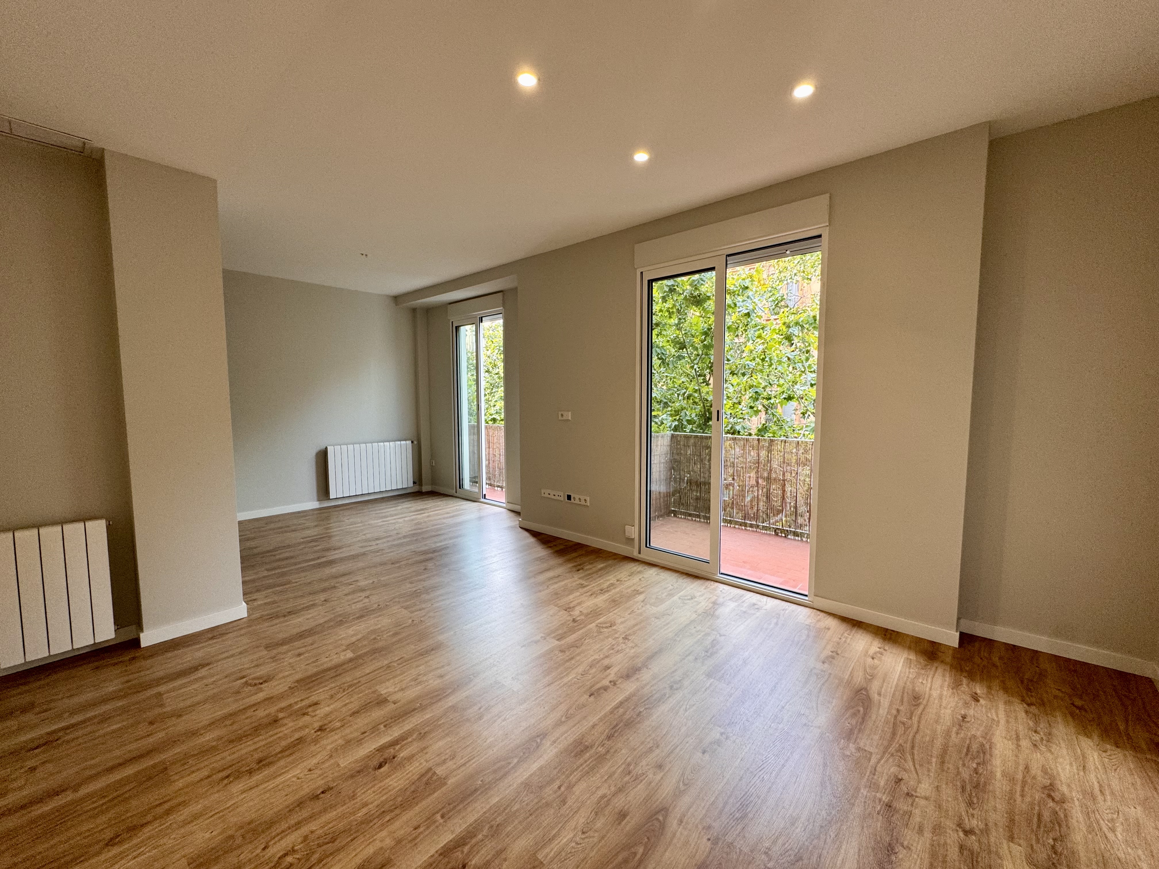Spacious flat near Alameda