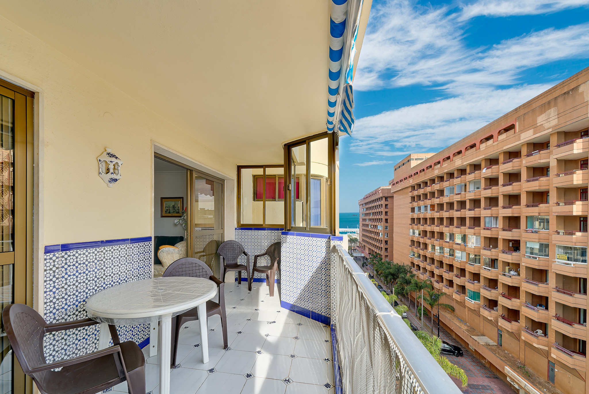 Southwest facing apartment with 3 bedrooms and garage in Fuengirola center 100 meters from the beach