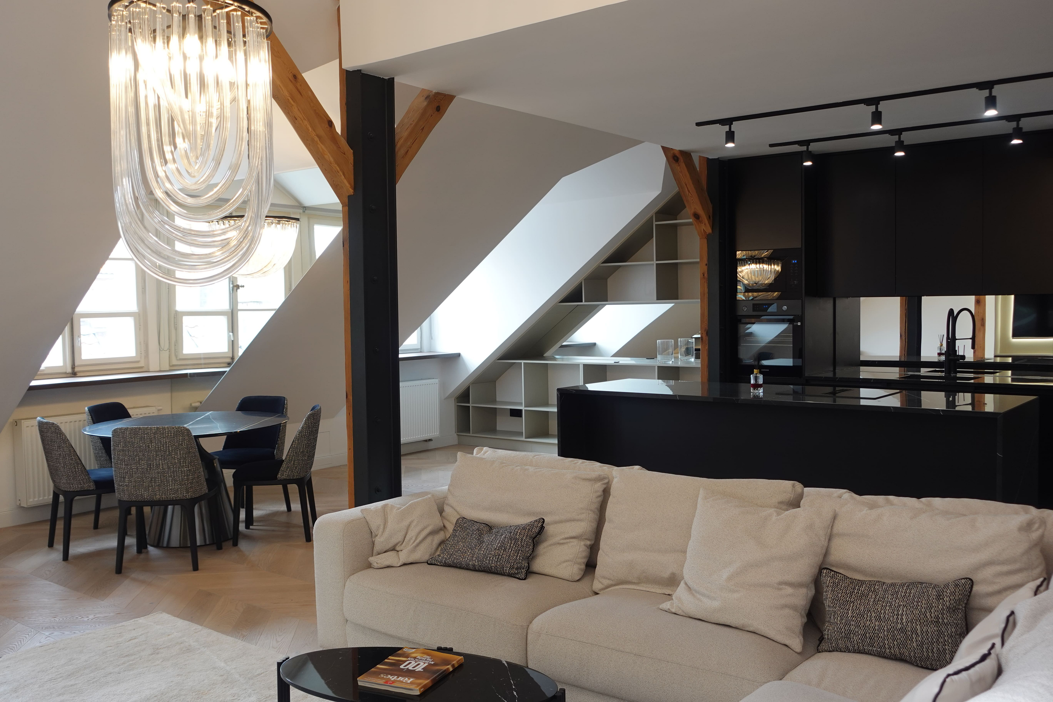 Two-level penthouse with a view of the Old Town