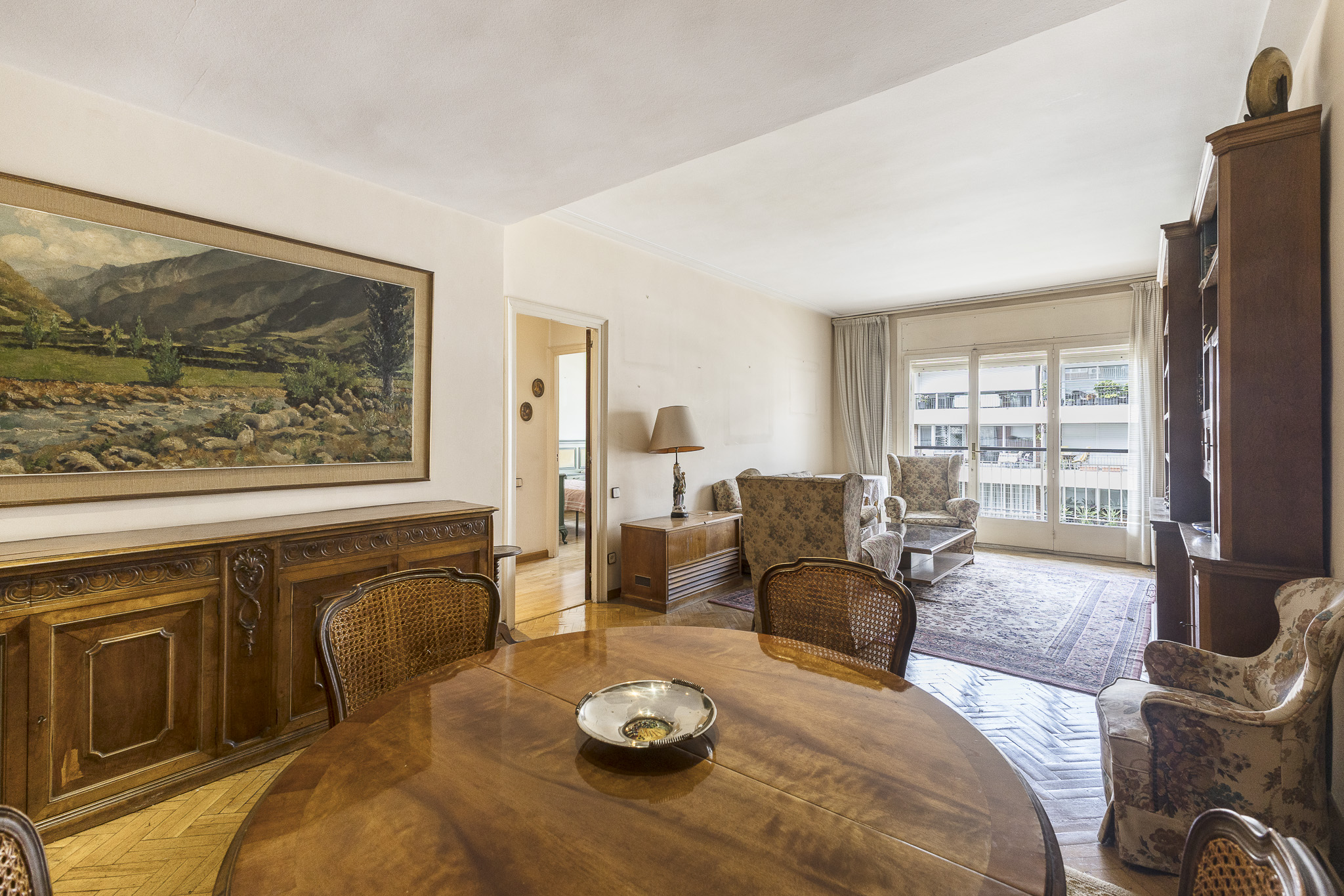 Sunny apartment with terrace in Sant Gervasi