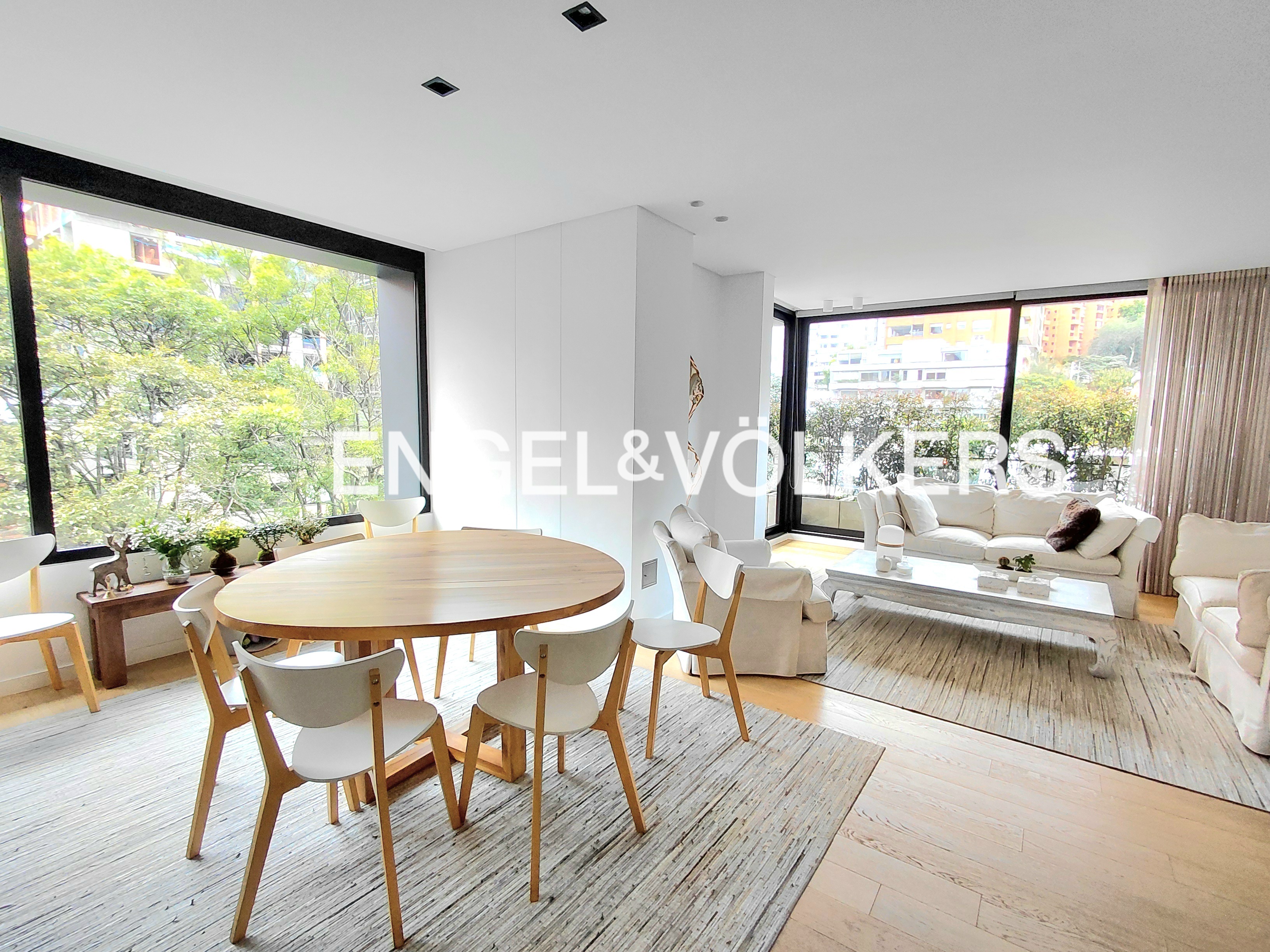 Moderno apartamento con balcones y clubhouse para venta en La Cabrera