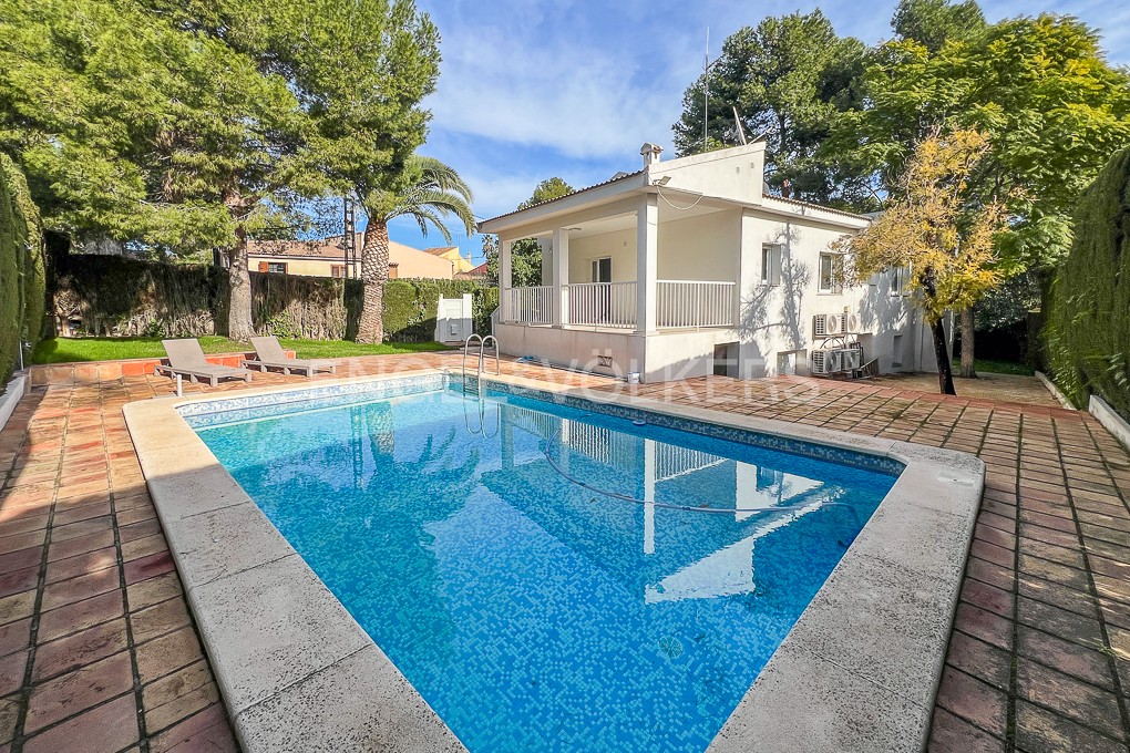 Wonderful detached villa in "El Plantío"