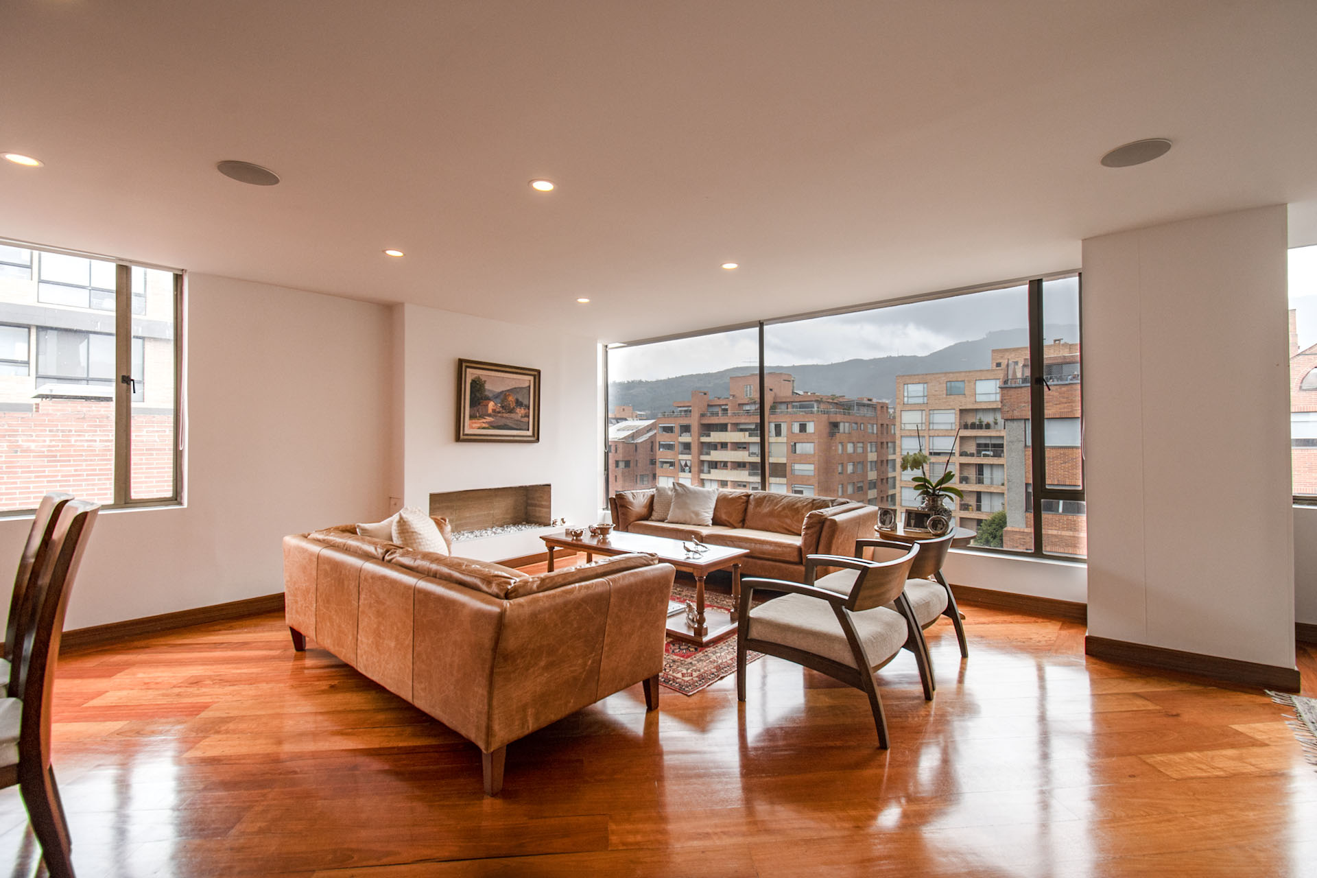 Amplio e iluminado apartamento para venta en La Carolina