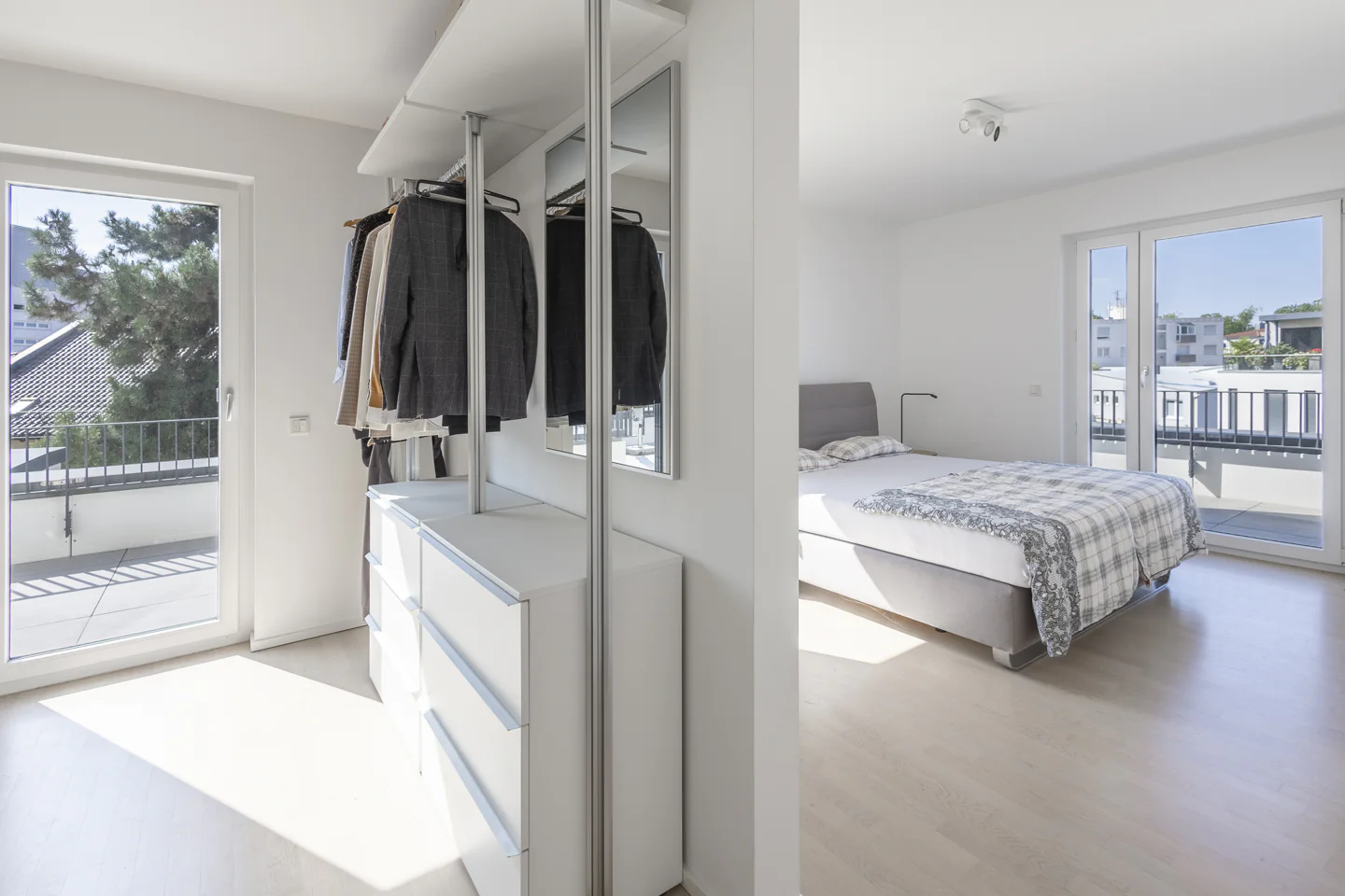 **RESERVIERT** Modernes Stadt-Penthouse mit viel Licht, großer Terrasse & Aufzug - Photo 3