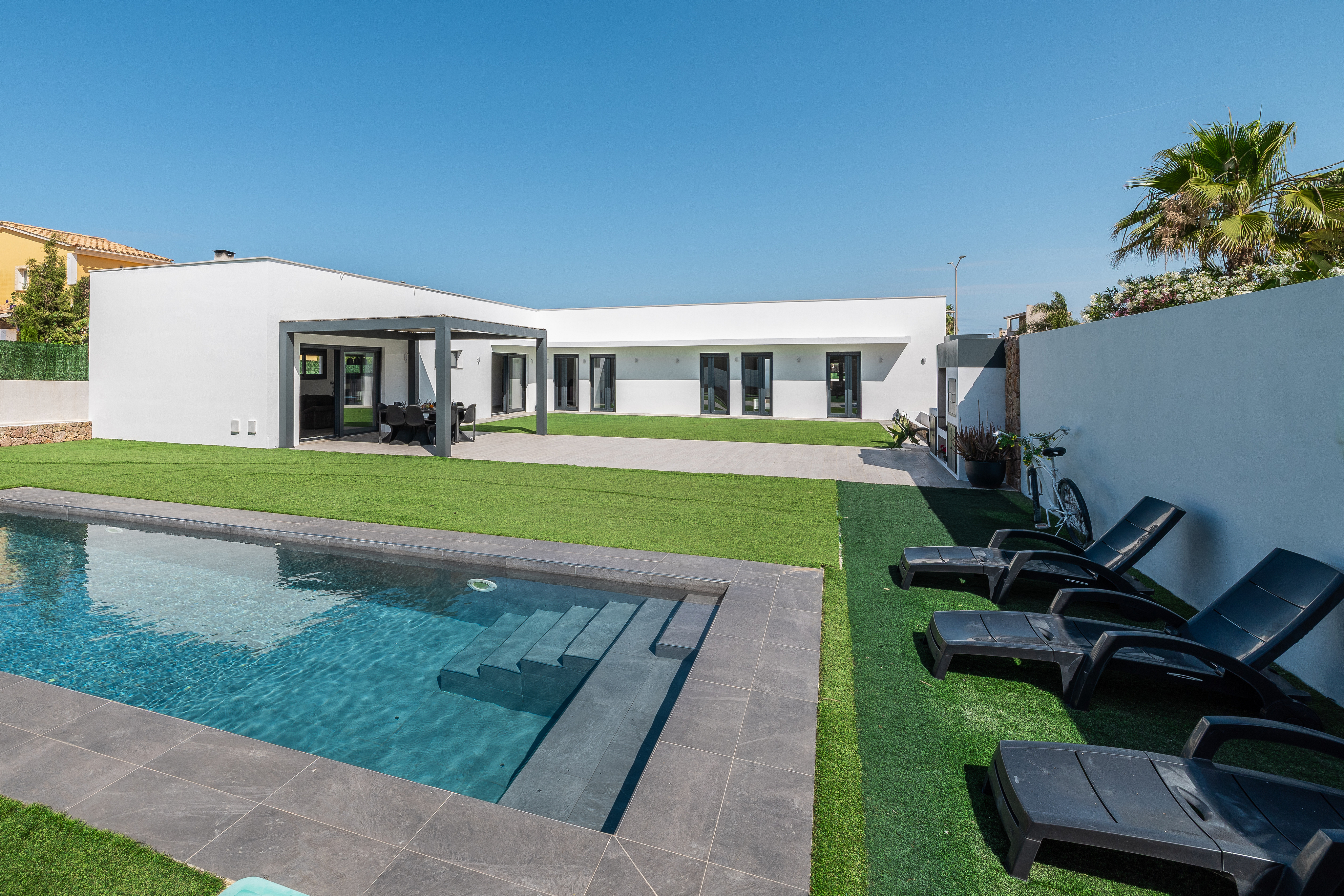 Modern bungalow in Sa Torre