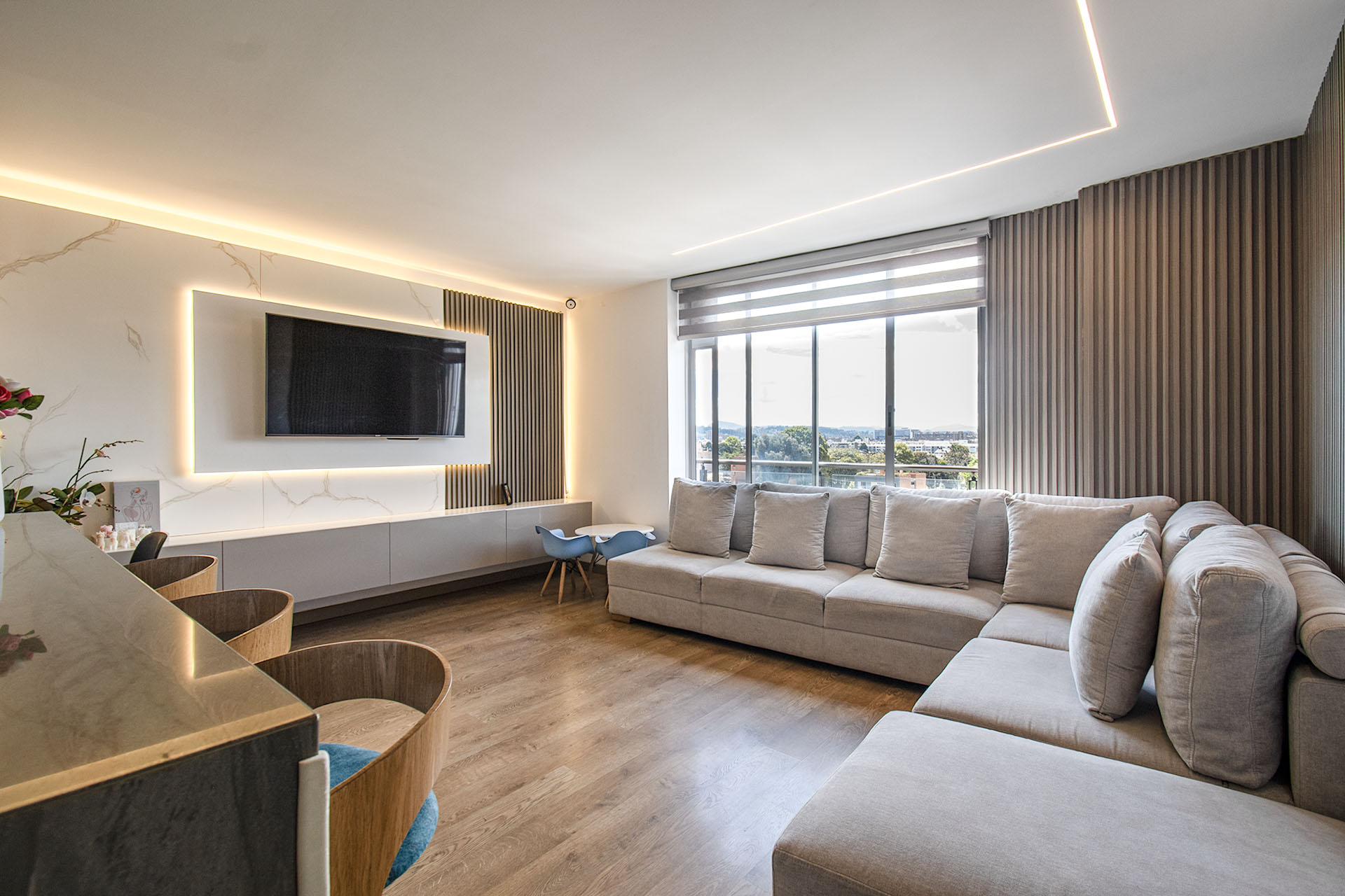 Moderno penthouse con terraza y balcones para venta en Pasadena