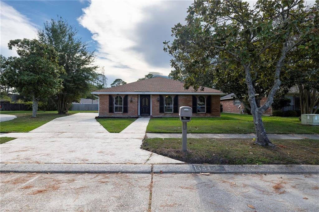 Move-In Ready Cul-de-Sac Home with Whole-House Generator
