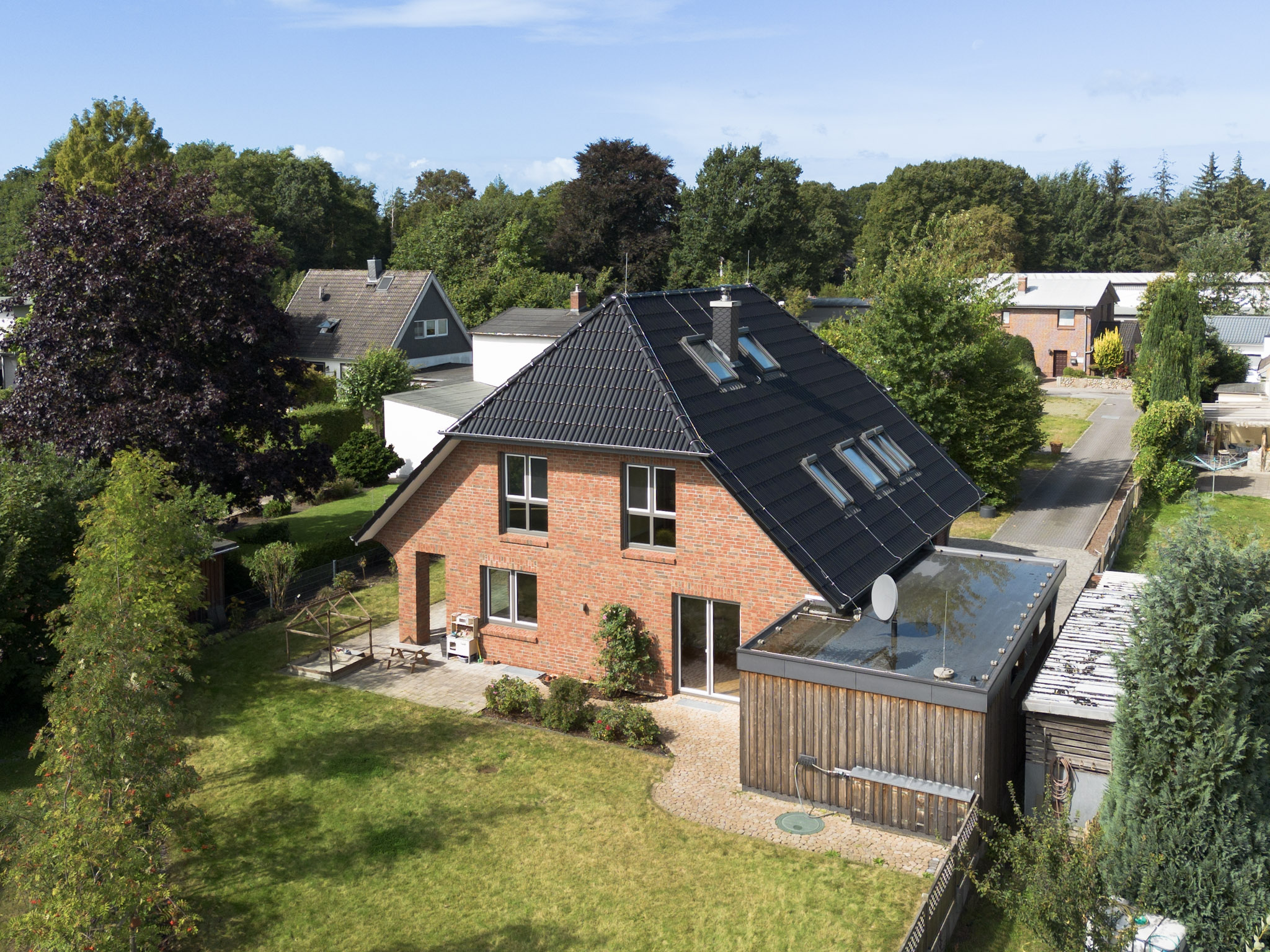 Zeitlose Architektur trifft auf zukunftsweisende Gebäudetechnik