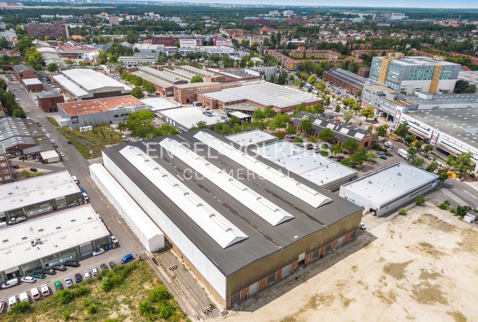 Cross Dock Halle mit vielseitiger Nutzung