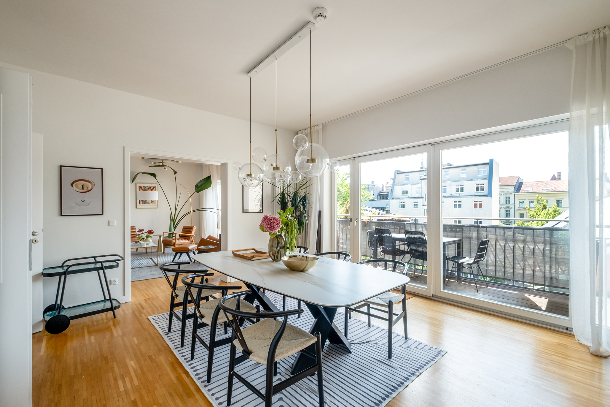 Spacious family apartment with charm, sophistication & south-facing balcony in Prenzlauer Berg