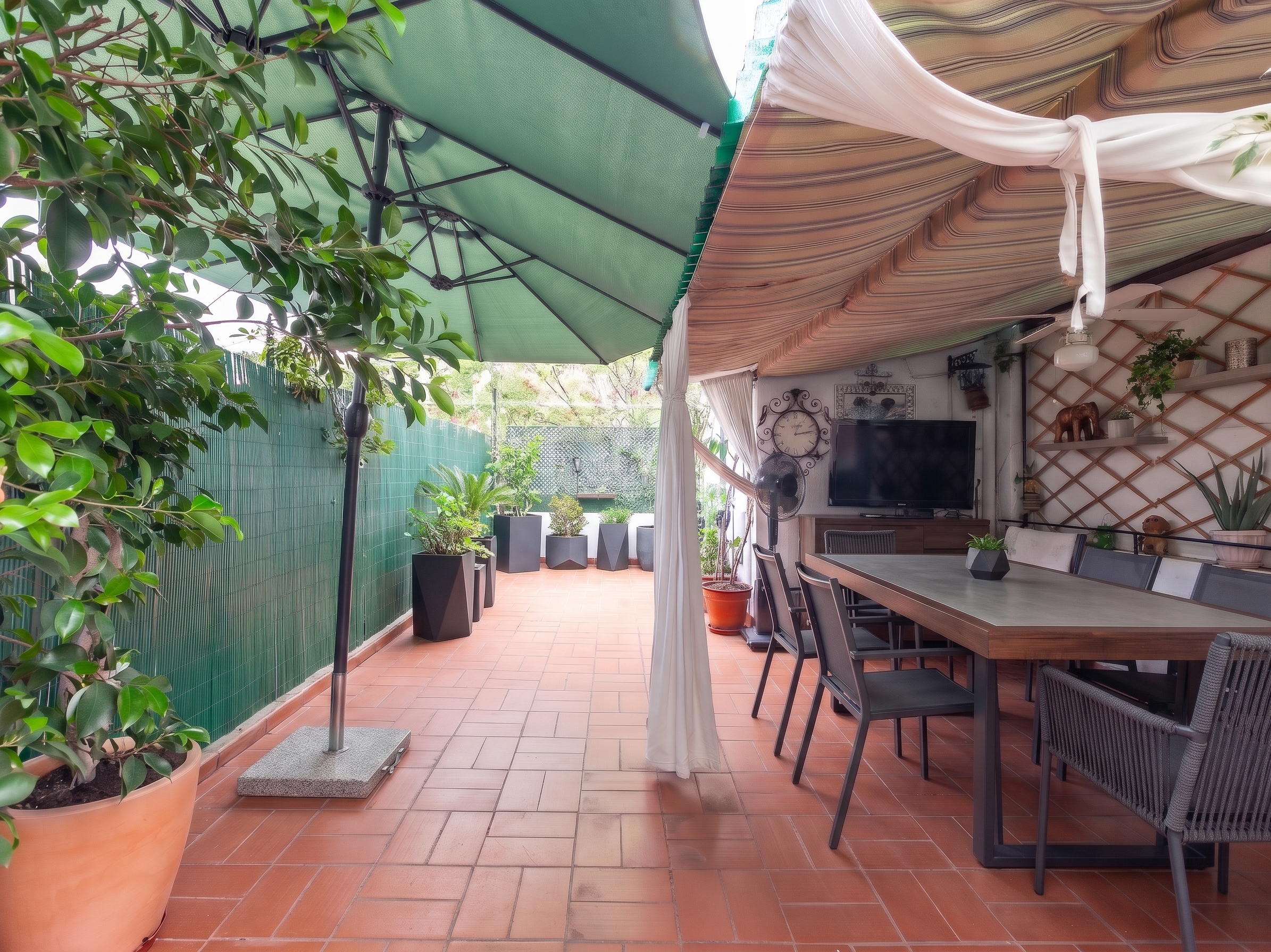 APARTMENT FOR INVESTOR, RENTED OUT ON OLD RENT [KI-modifiziert]