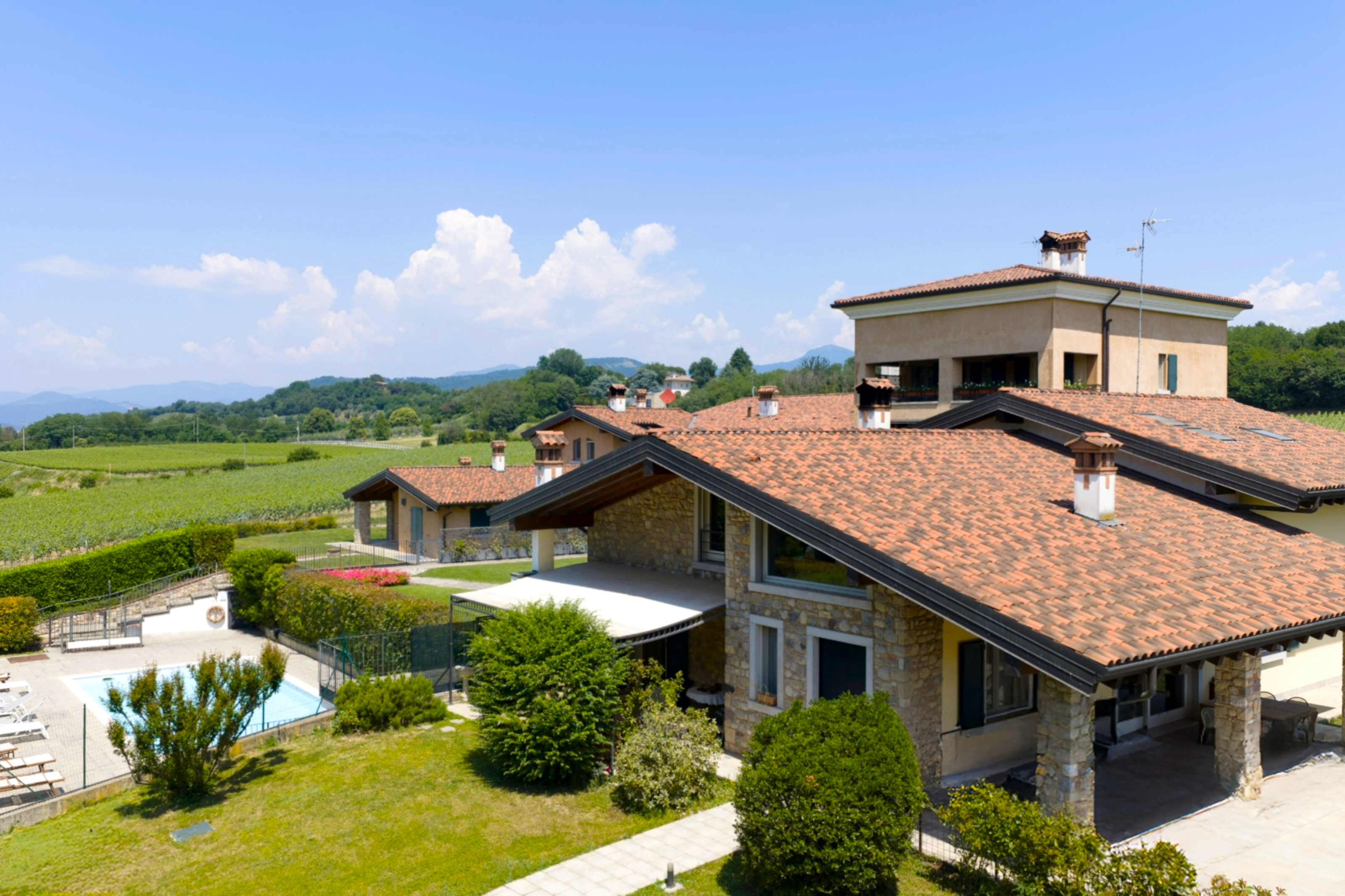 Villa with garden among the vineyards of Franciacorta
