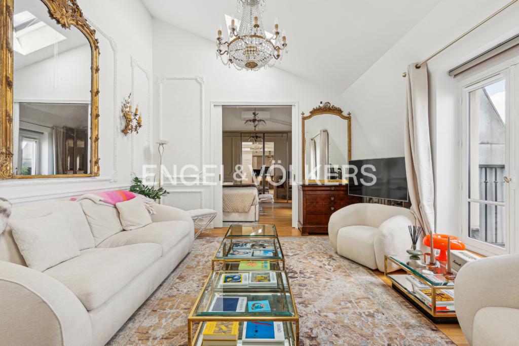 Paris 8th - Prestigious address - Parc Monceau