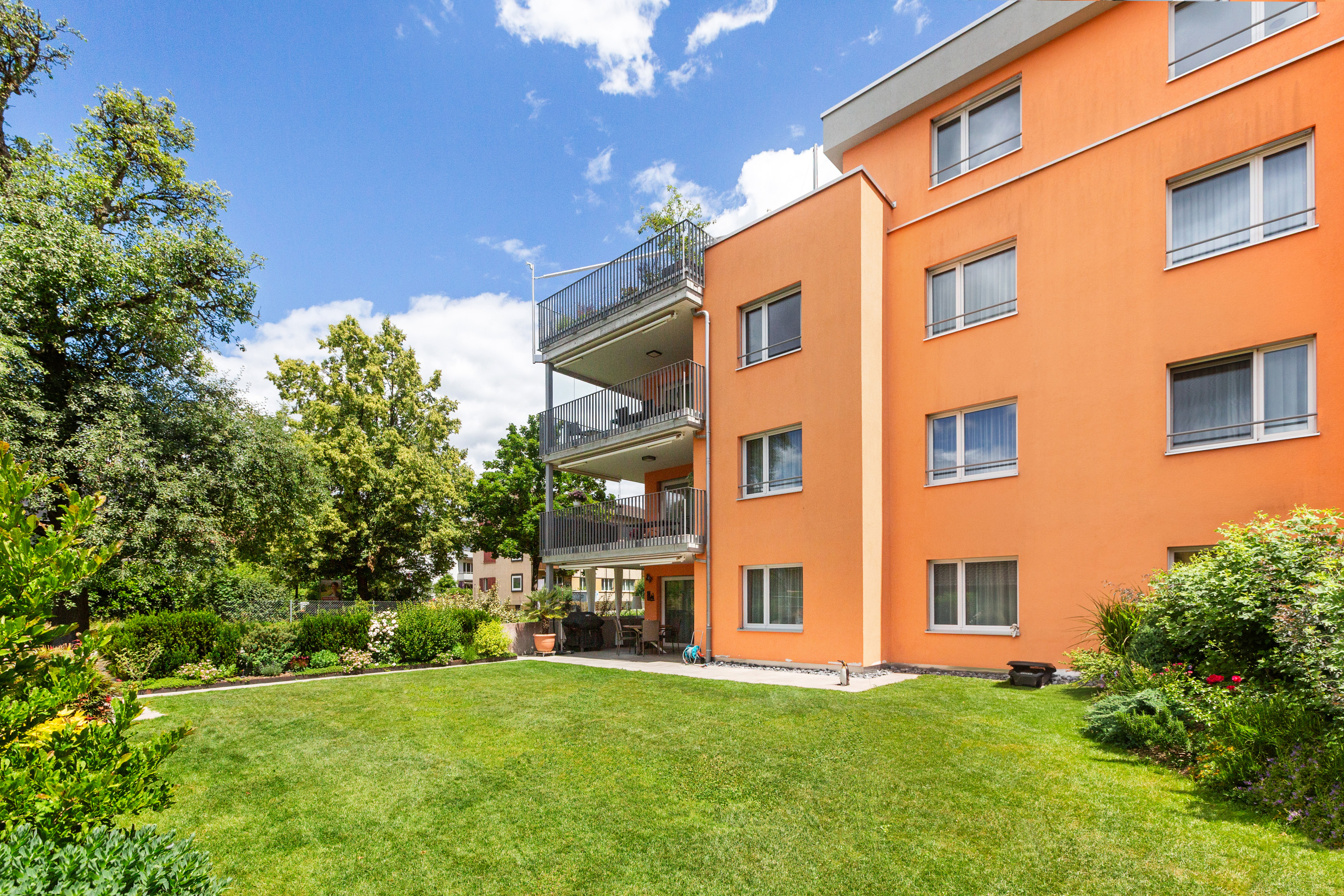 Modern garden flat – quiet and central