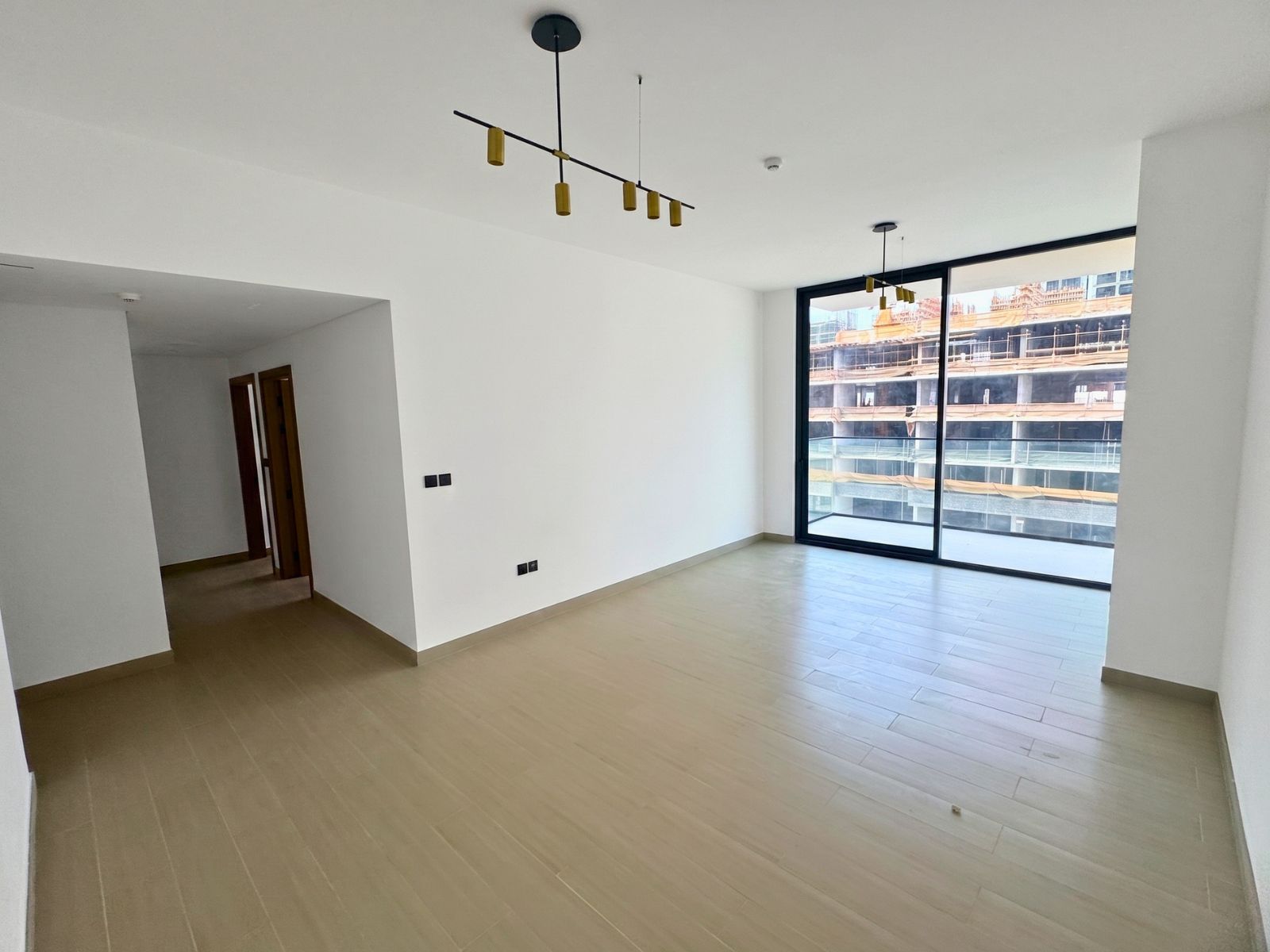 Modern & Bright | Mid Floor | Unfurnished