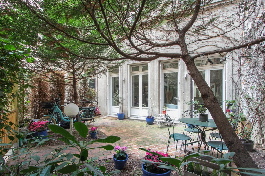 Paris XV - Commerce - Duplex au calme avec jardin