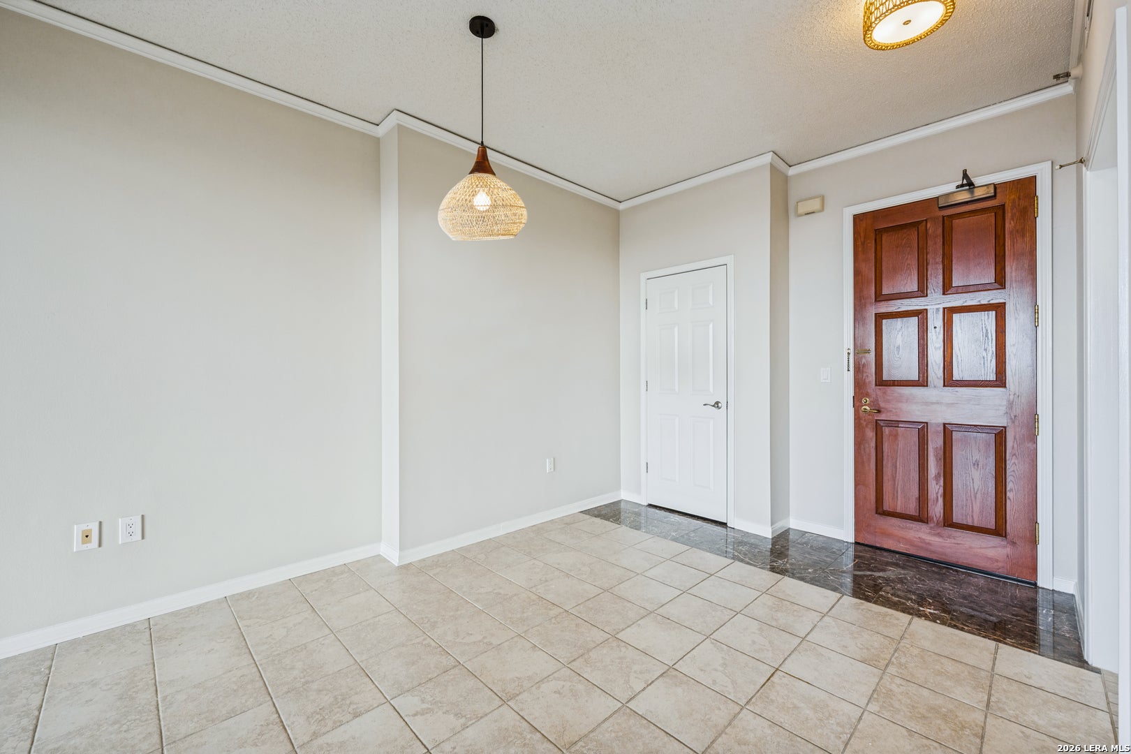 Newly Refreshed Condo with Fort Sam Houston Views