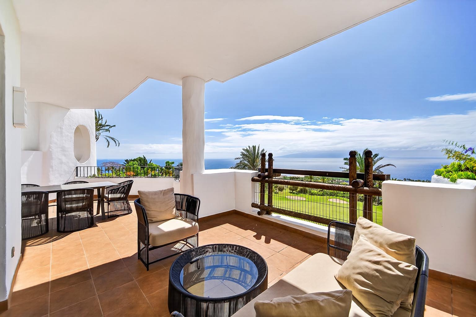 Apartamento exclusivo de 4 dormitorios en primera línea de golf – Abama Golf Resort