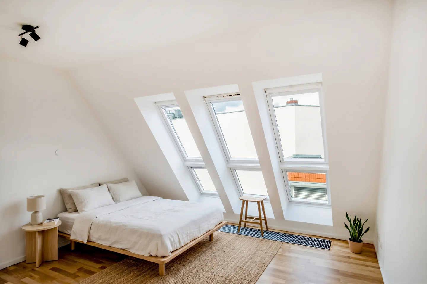 Penthouse mit zwei Dachterrassen, Kamin und Aufzug nahe dem Landwehrkanal - Foto 5