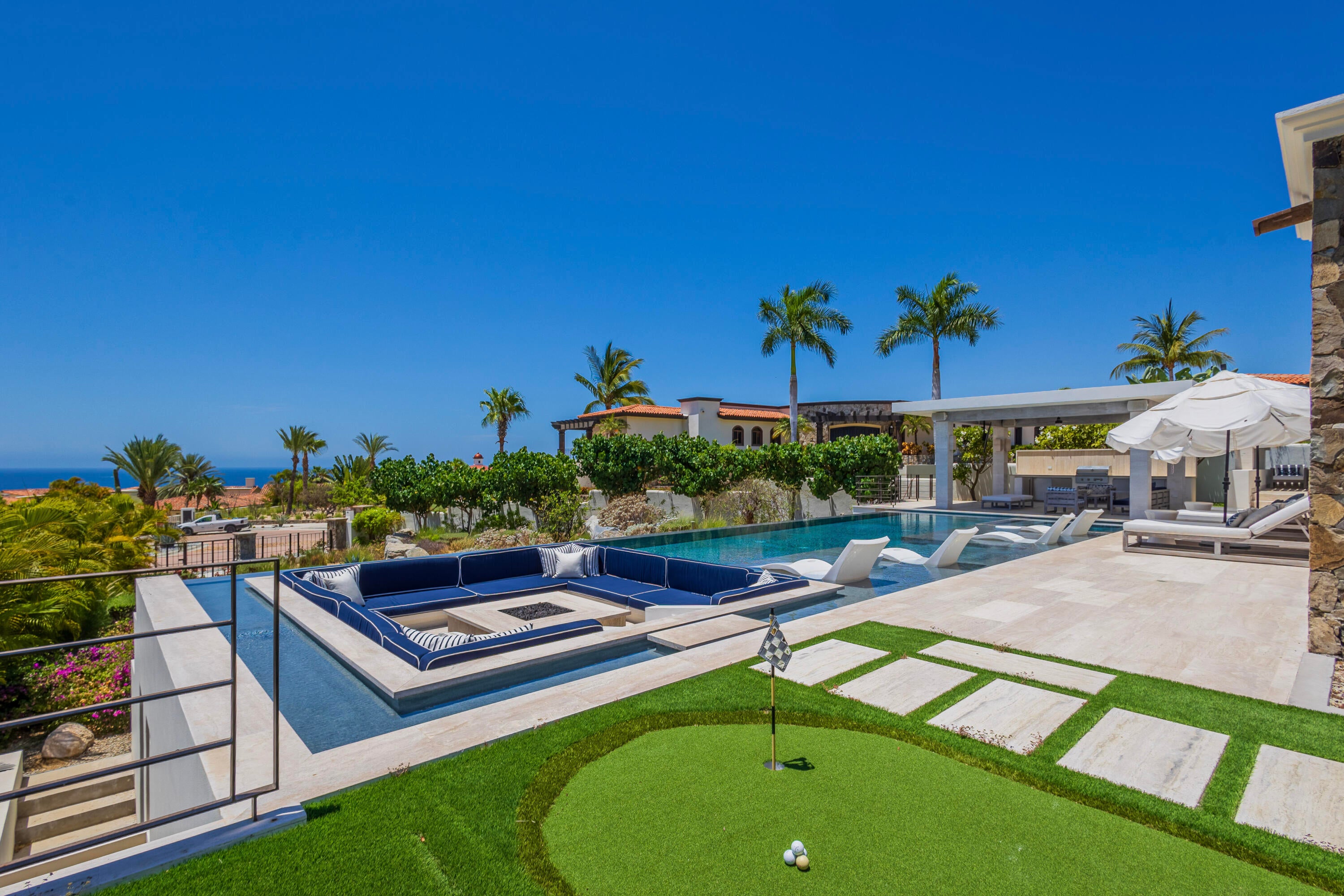 Casa Royale 183 Calle Sistiaga