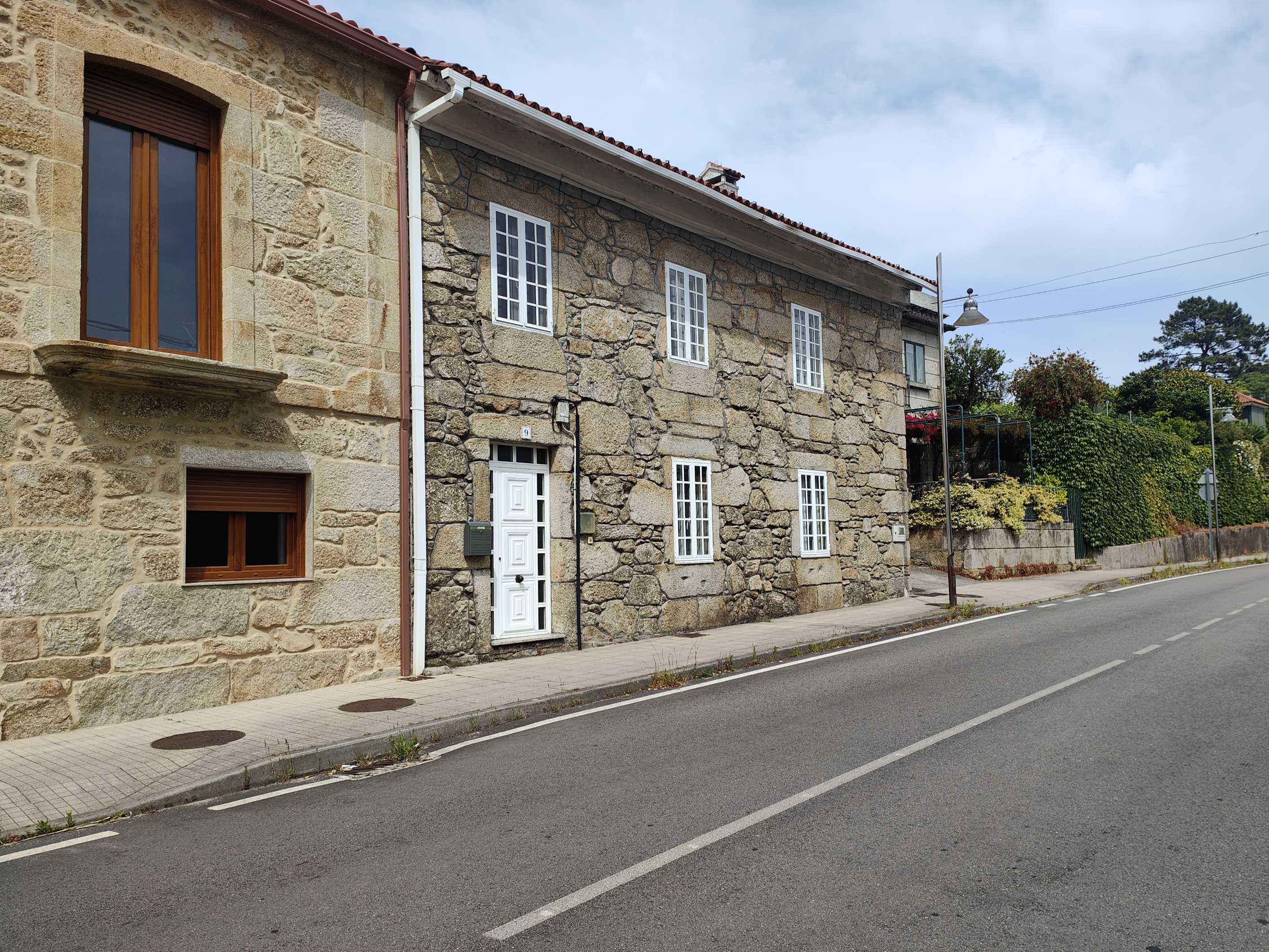 Casa de 6 dormitorios con terraza y jardín en Ponte Arnelas