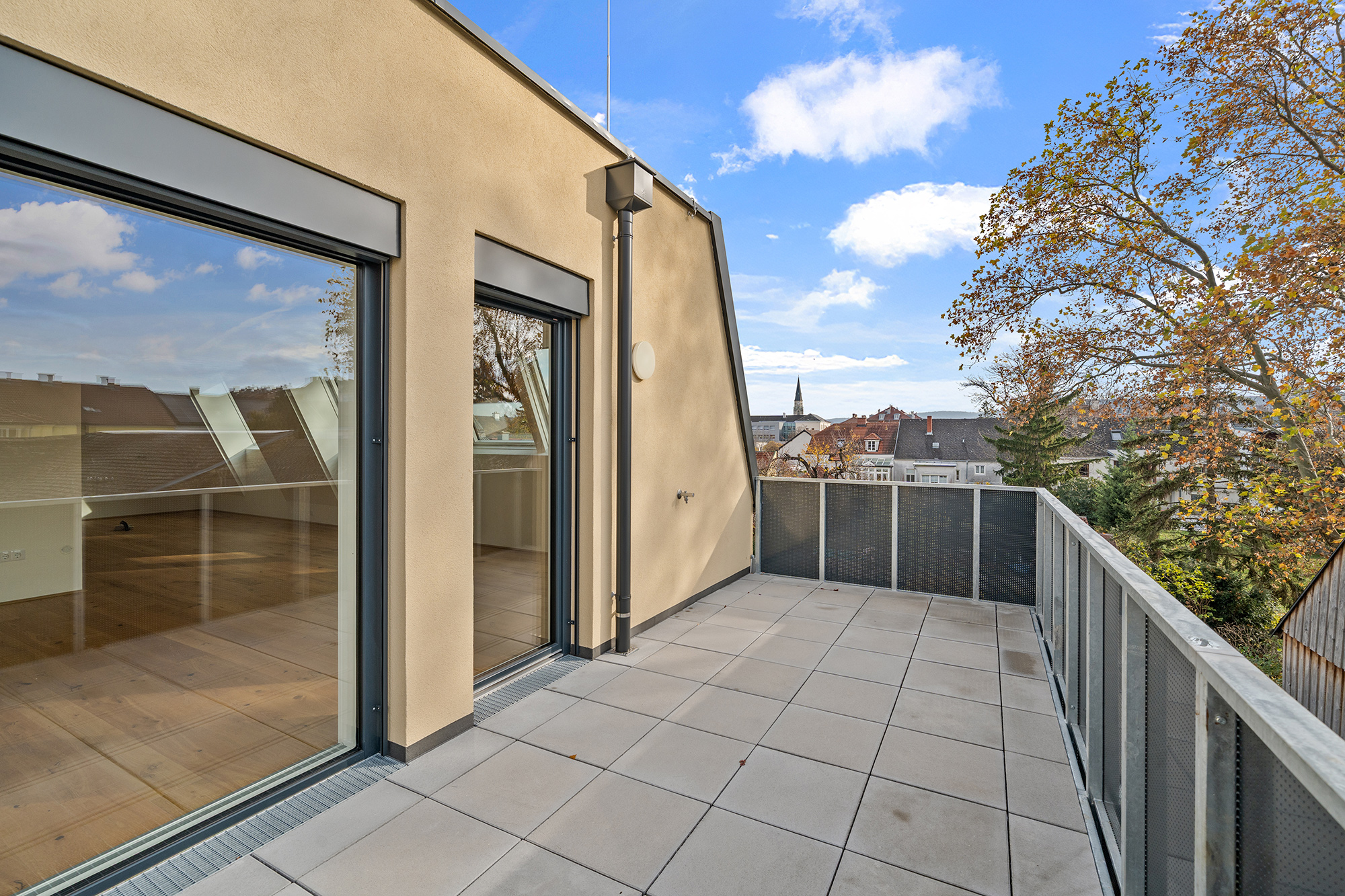 First occupancy! Exclusive new-build penthouse above Korneuburg: 127 m², 4 rooms, 28 m² terrace, 2 bathrooms & garage – stylish retreat near Vienna between the Danube and vineyards