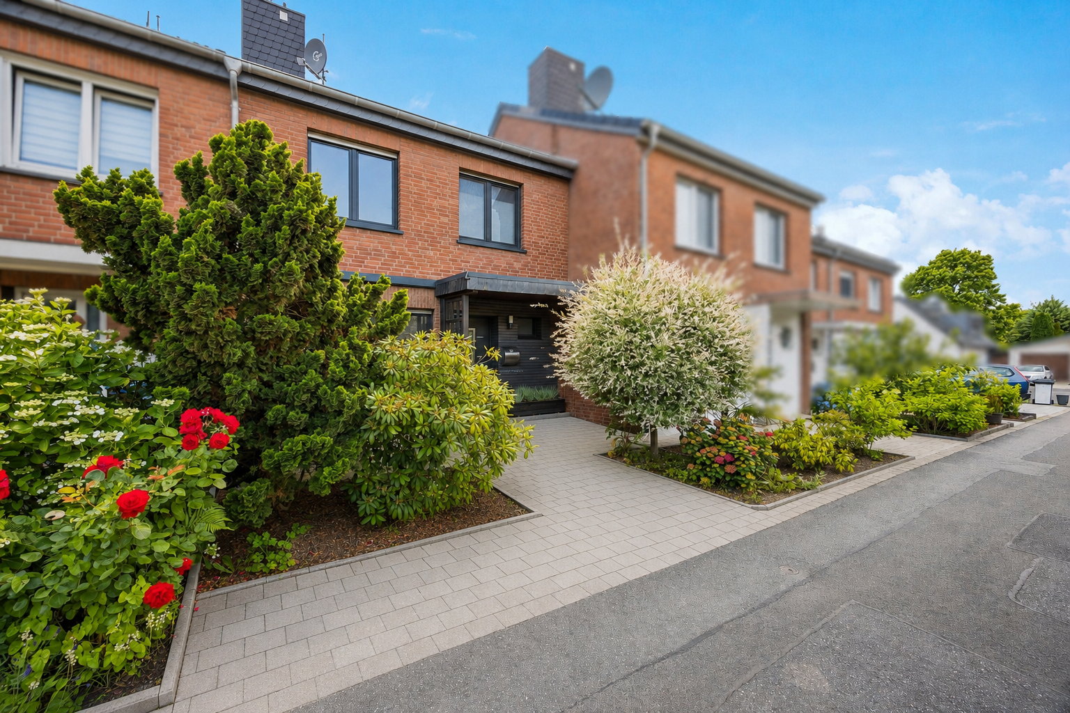 Urban retreat: Well-kept mid-terrace house with garden