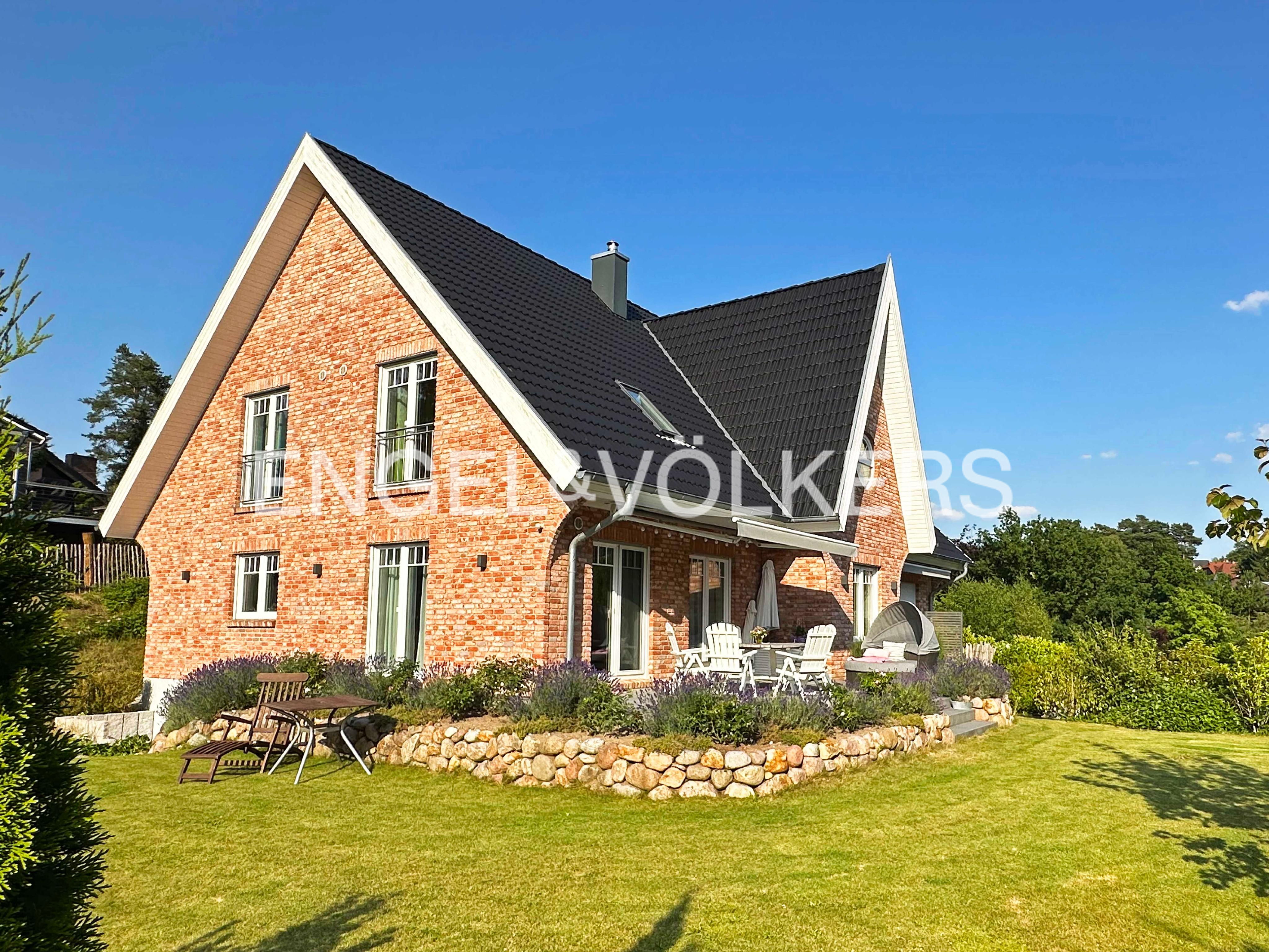 Jung, charmant und zukunftsorientiert-Friesenhaus mit Einliegerwohnung in exponierter Lage von Buchholz