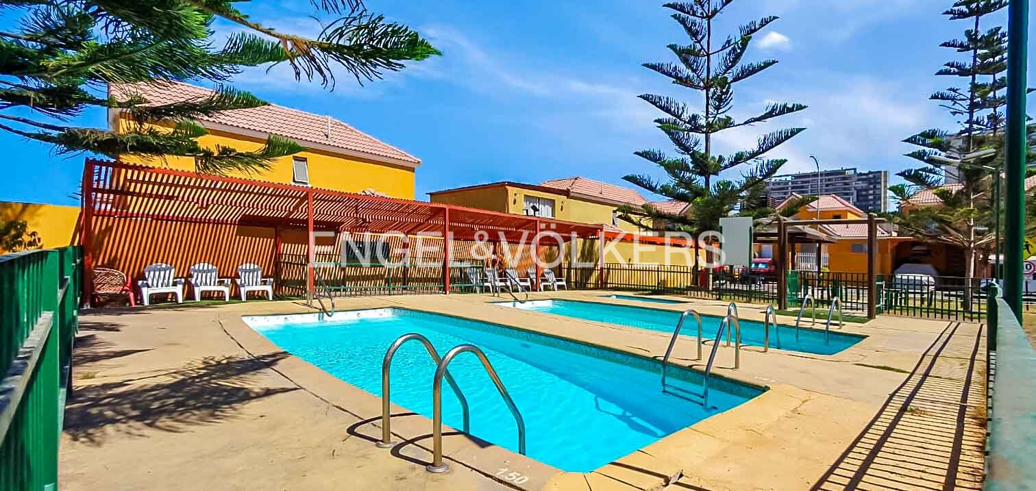 Arriendo Casa 5D + 3 estacionamientos - Humberstone