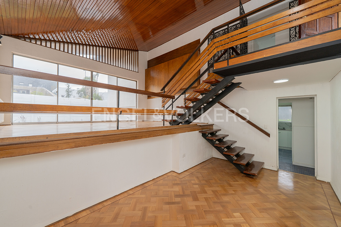 Casa en arriendo cercana a Clinica Alemana frente a plaza
