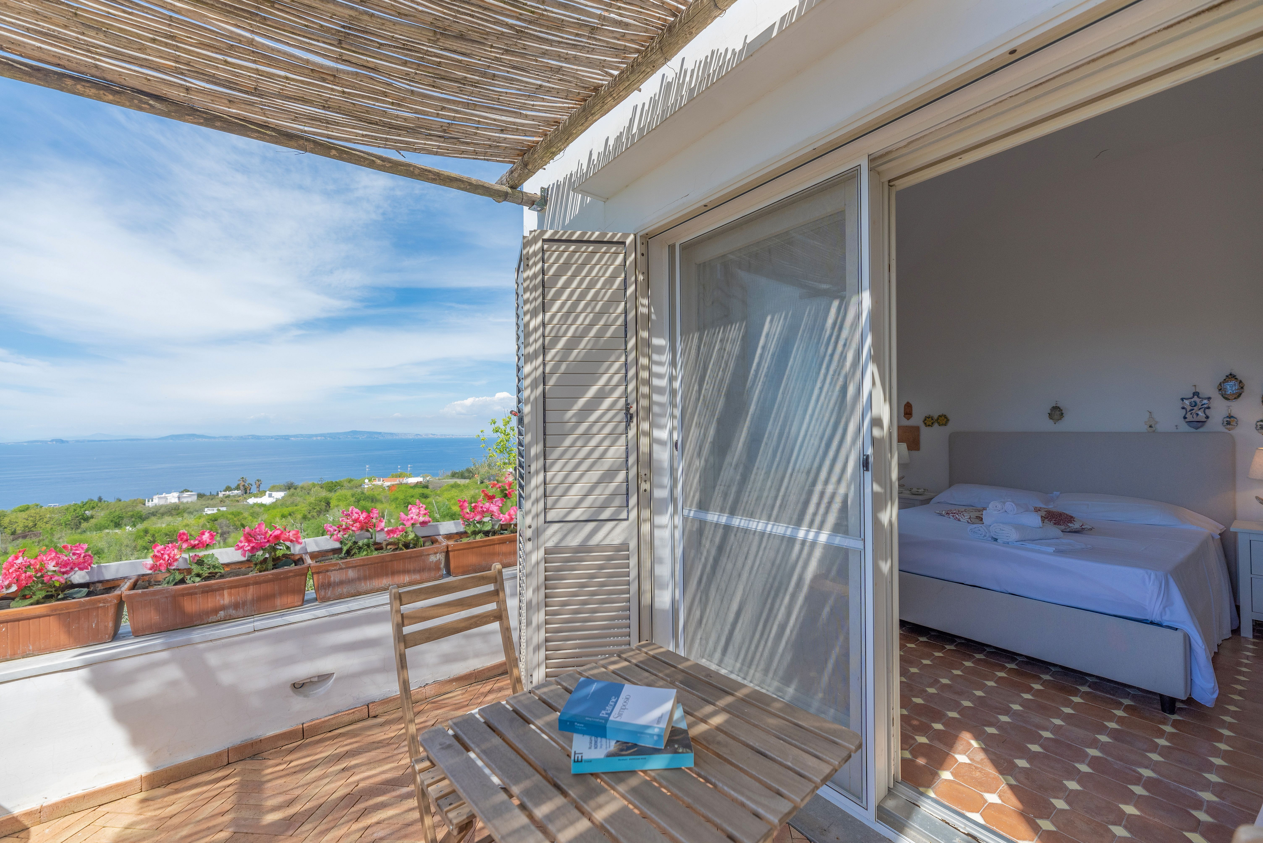 Villa in stile con elementi architettonici signorili