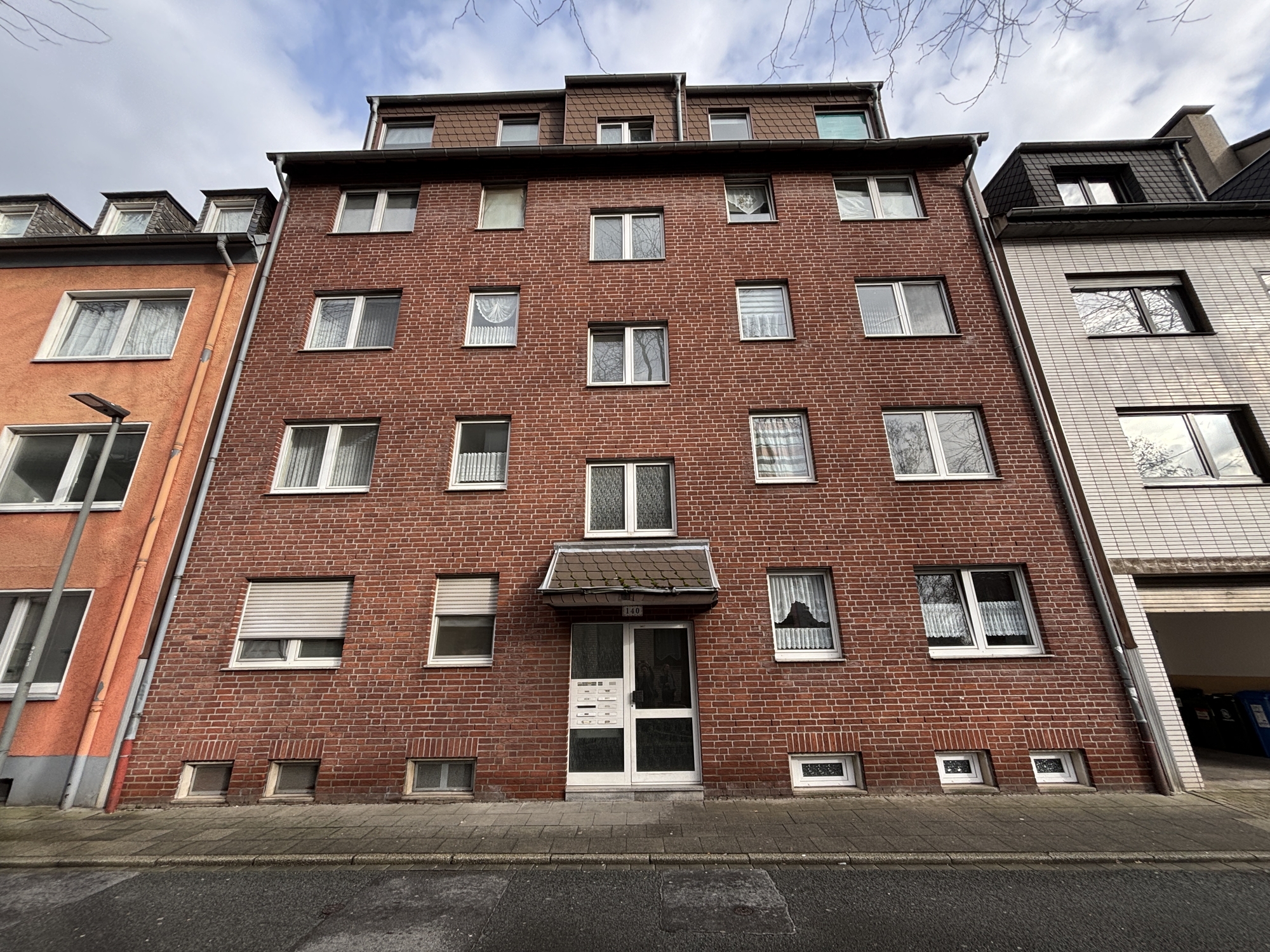 Mehrfamilienhaus