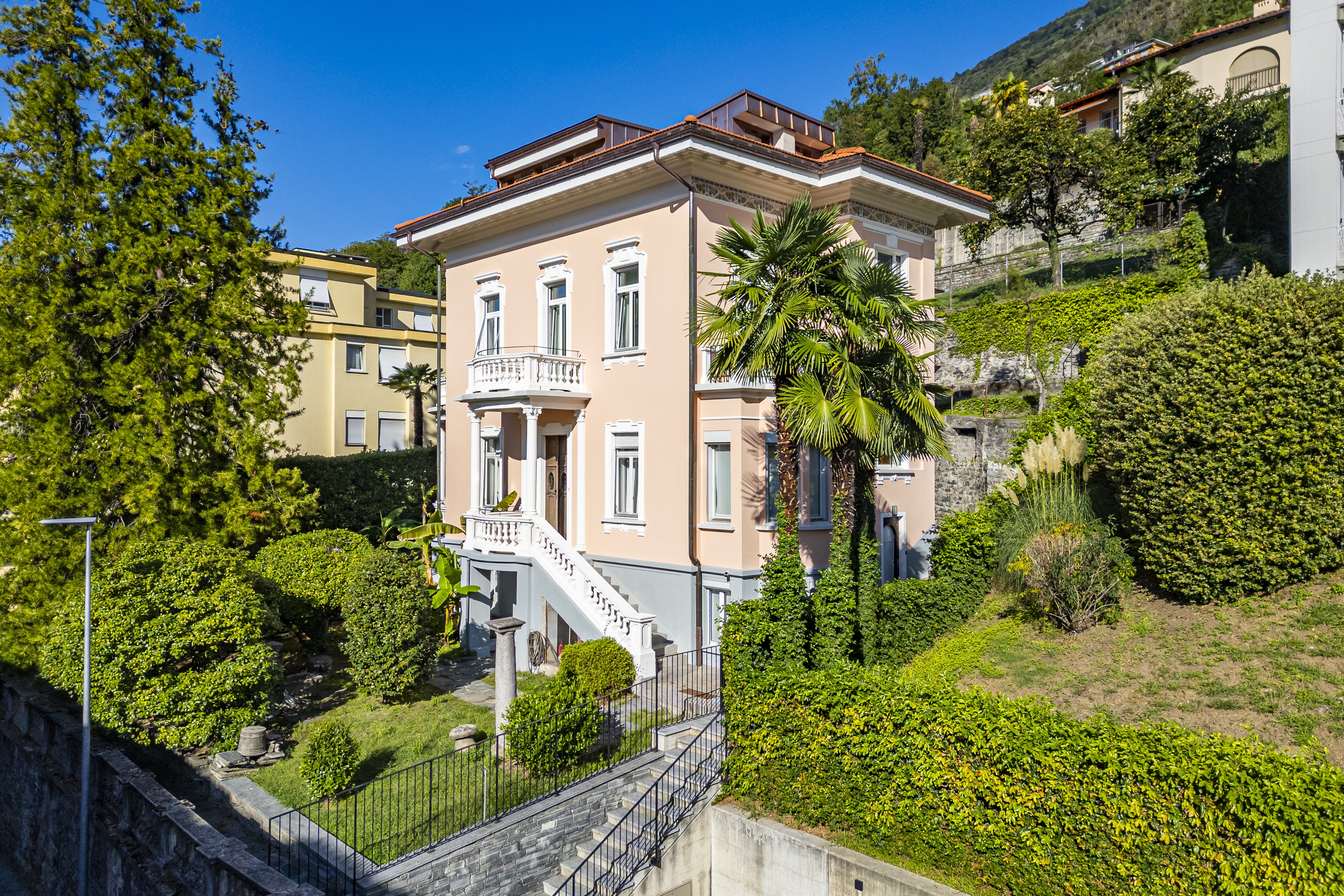 Elegante villa d’epoca a Muralto (40)