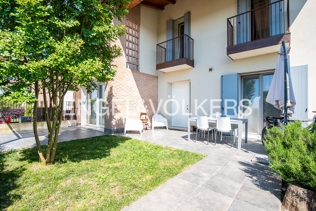 Comfort and independence in an oasis of tranquility