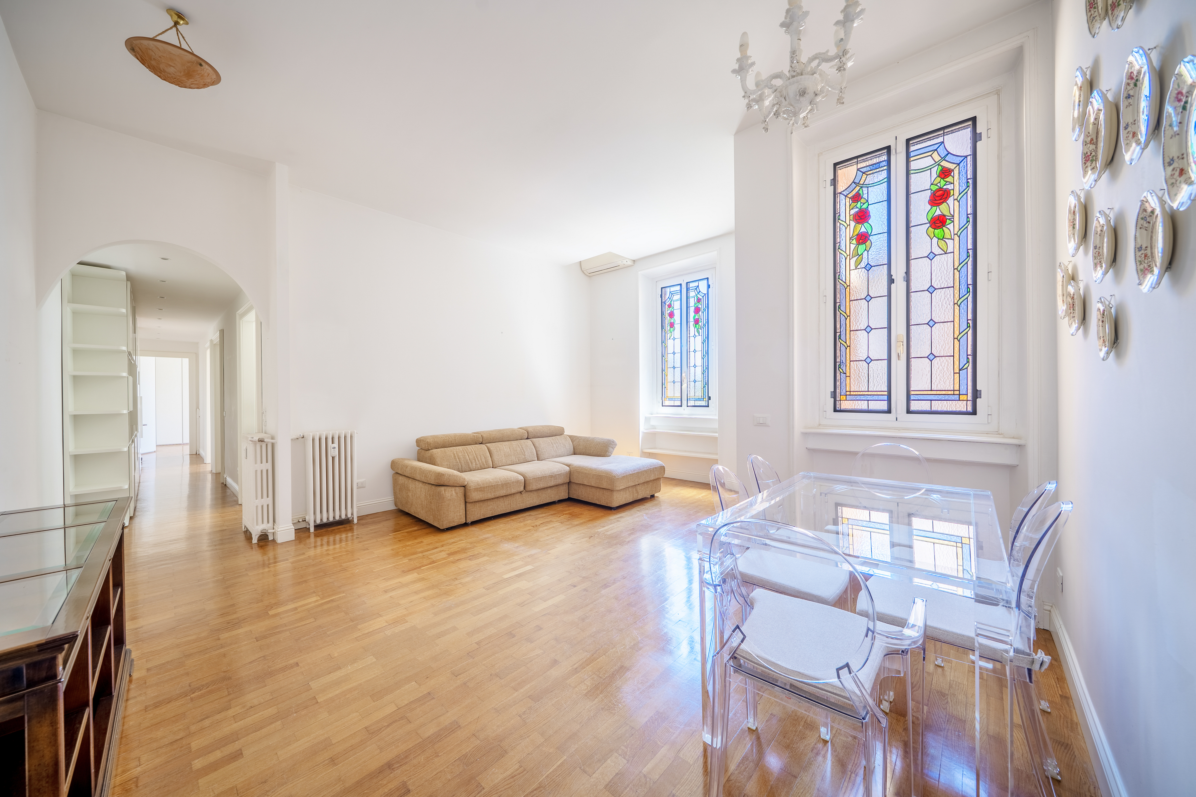 Delightful top-floor two-bedroom apartment on via Pirandello