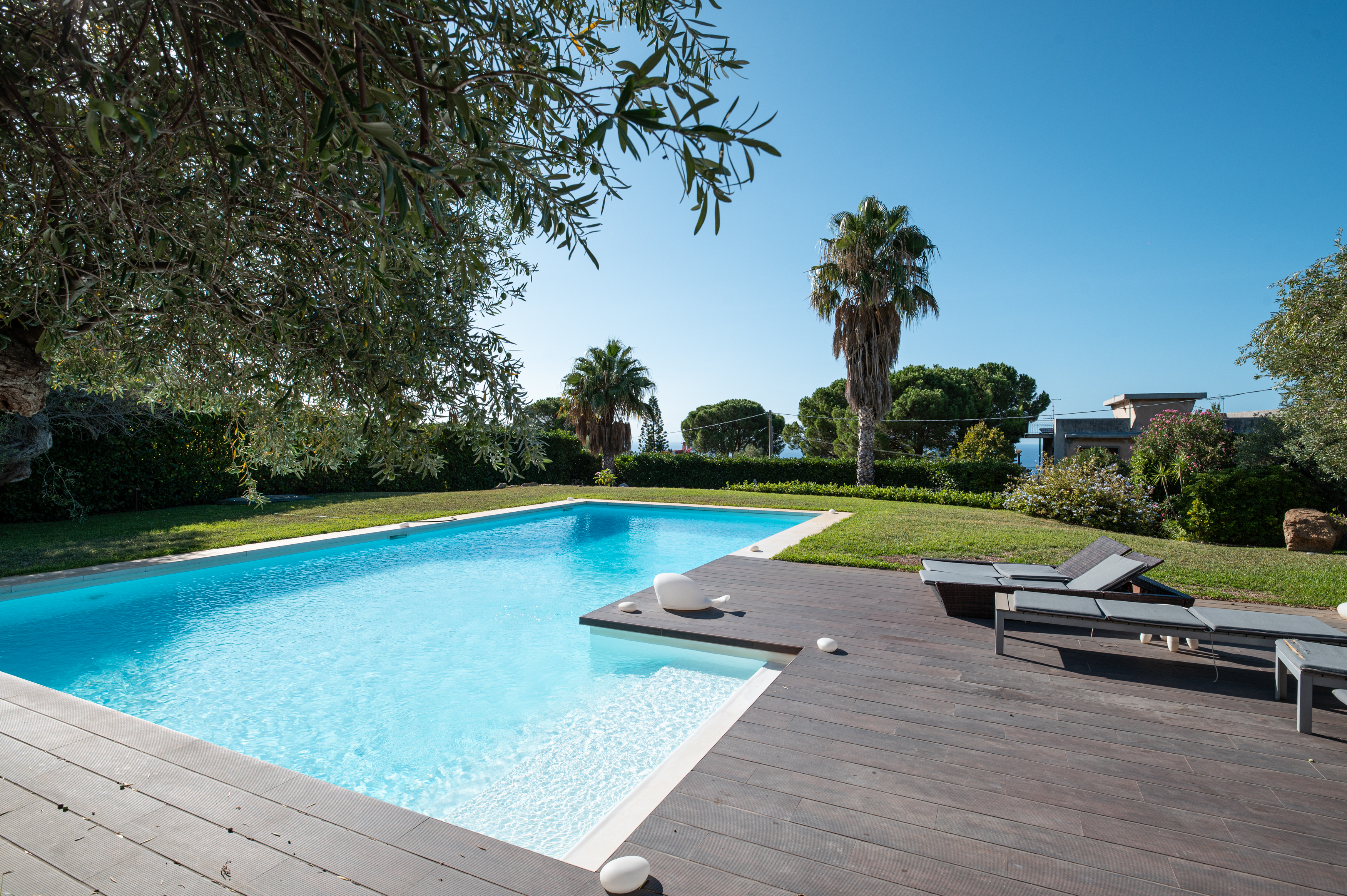 Charmante Villa mit Pool inmitten der grünen Peloritani-Berge