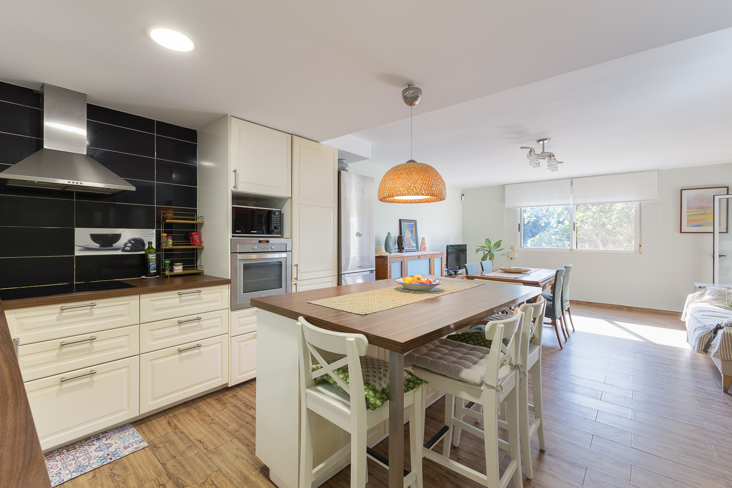 Renovated home in Queen Fabiola Square, Puerto de Sagunto