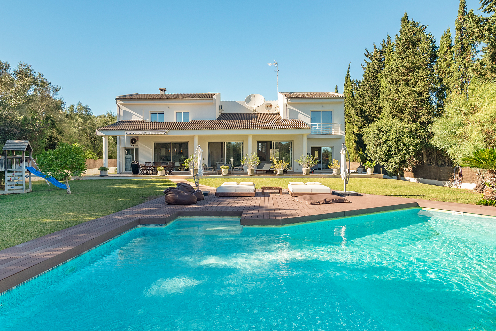 Charming villa with holiday rental licence in Crestatx