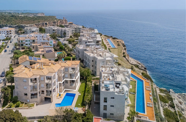 Encantador apartamento con vistas parciales al mar en Cala Figuera