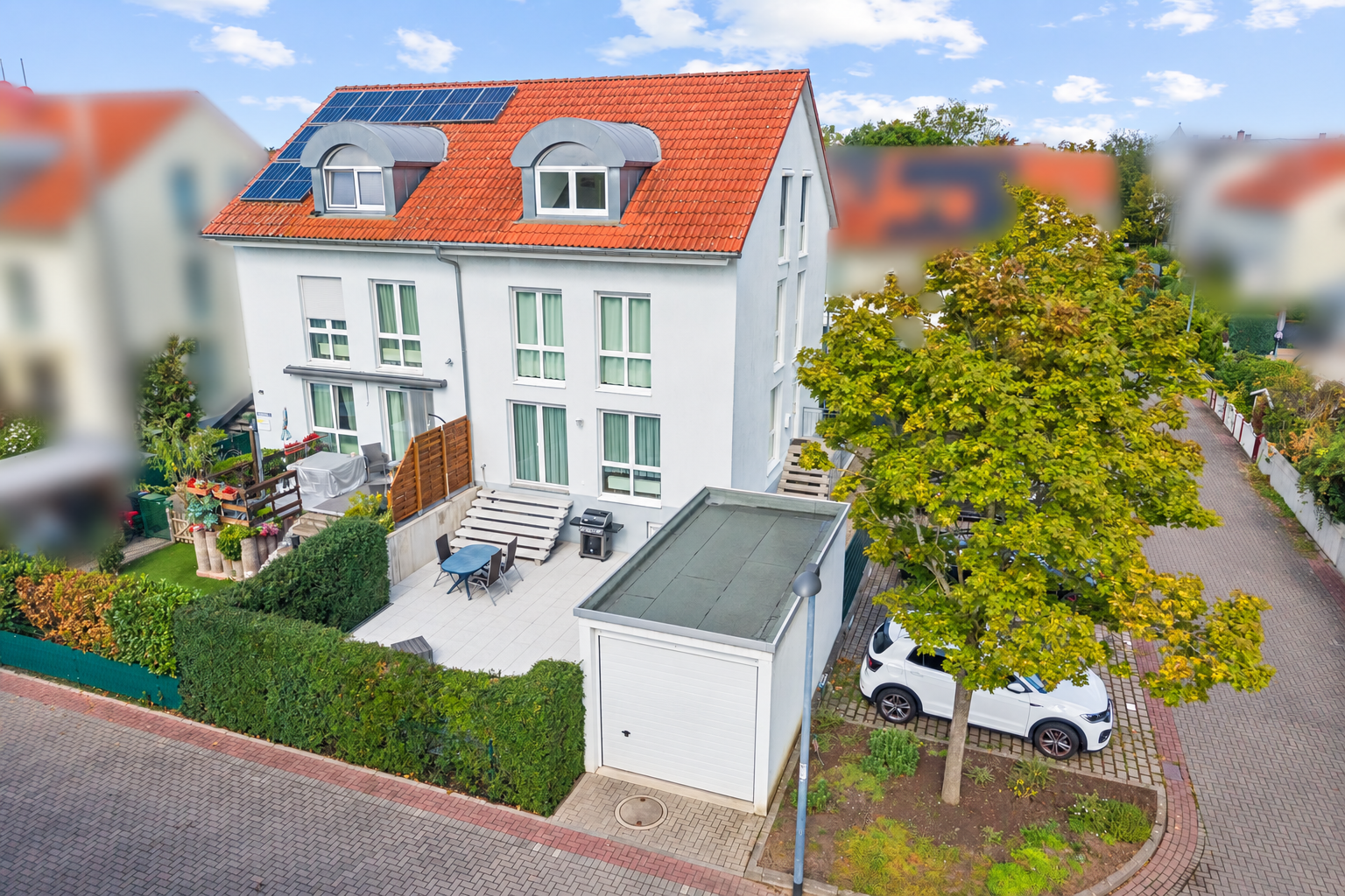 Energy-efficient semi-detached house in a family-friendly location in Rumpenheim [AI-modified]