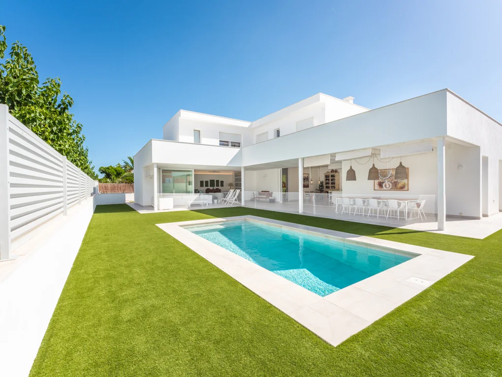Spektakuläre minimalistische Villa in Malbúger, Mahón. Menorca