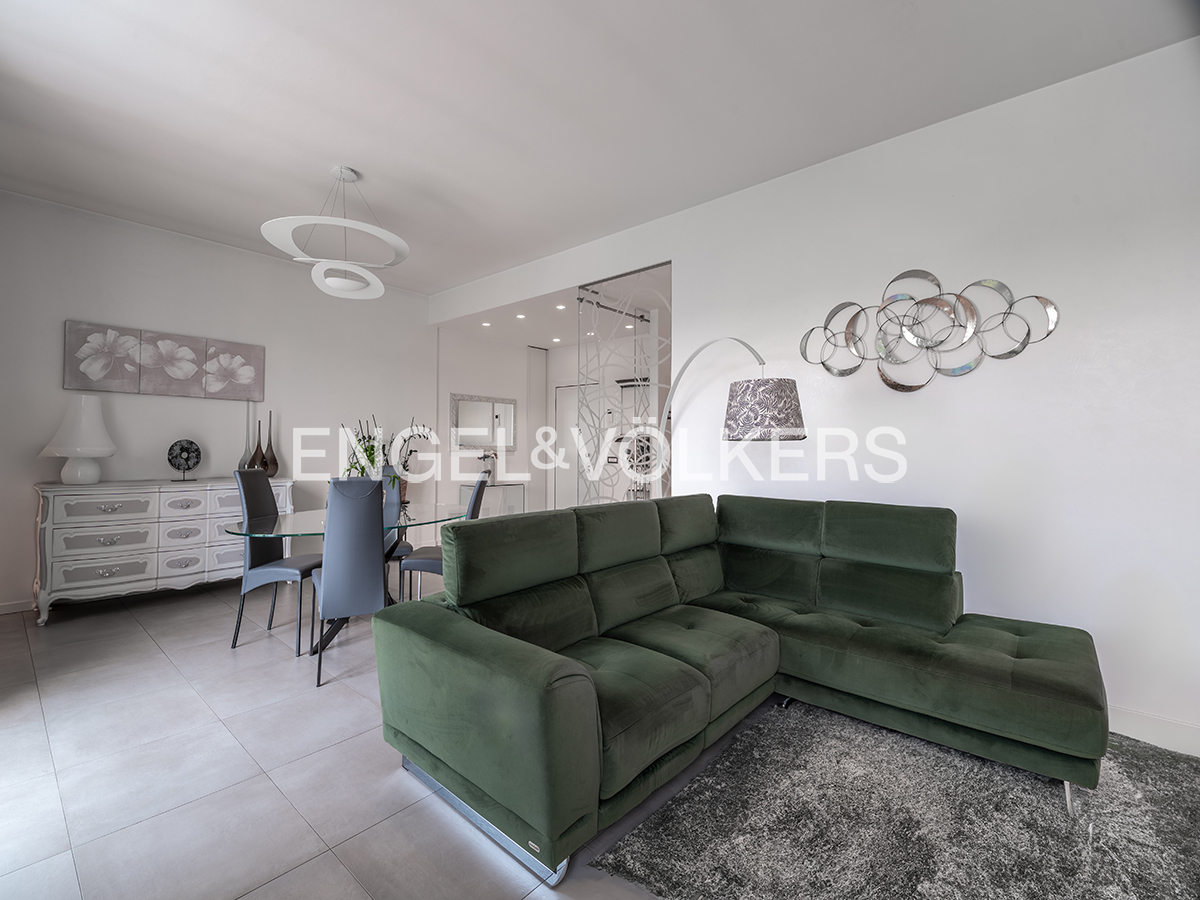 Elegante trilocale ristrutturato con tripla esposizione