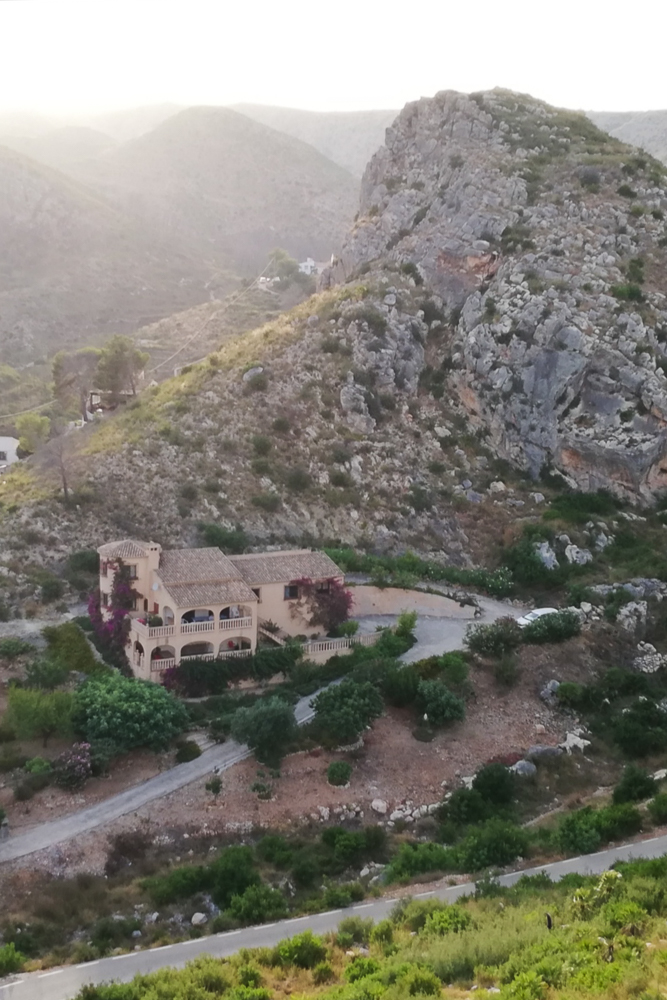 Exklusive Villa in La Granadella, nur 2 Minuten zur Bucht – einzigartiges Umfeld und unvergleichliche Aussicht