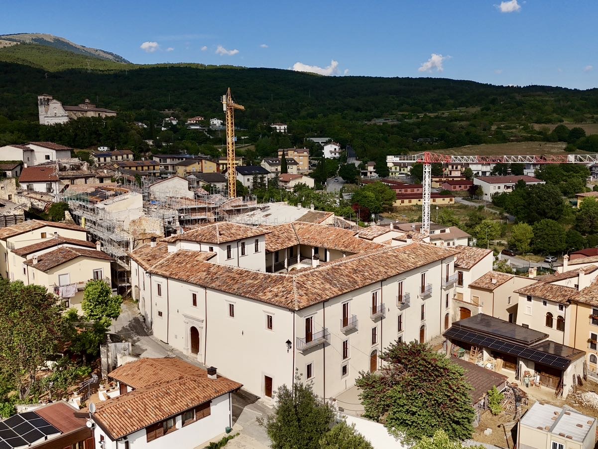 Historic palace in the ancient village of Poggio Picenze