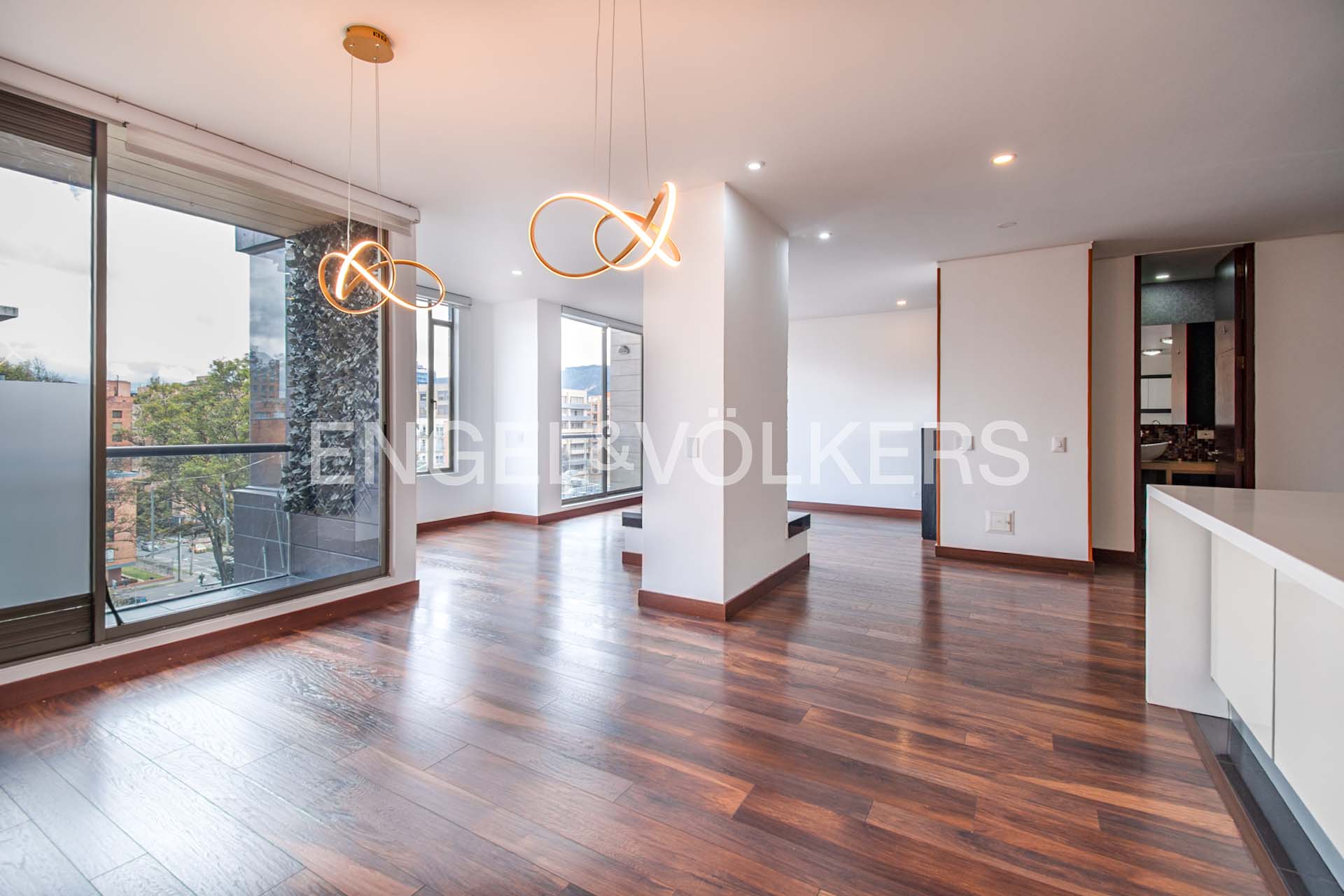 Moderno apartamento con balcones para Venta en Chicó Norte