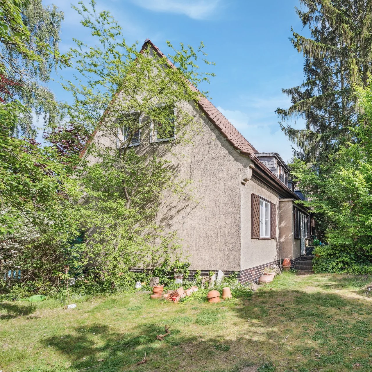30er Jahre Landhaushälfte auf West-Grundstück in Lichterfelde nahe Lilienthalpark
