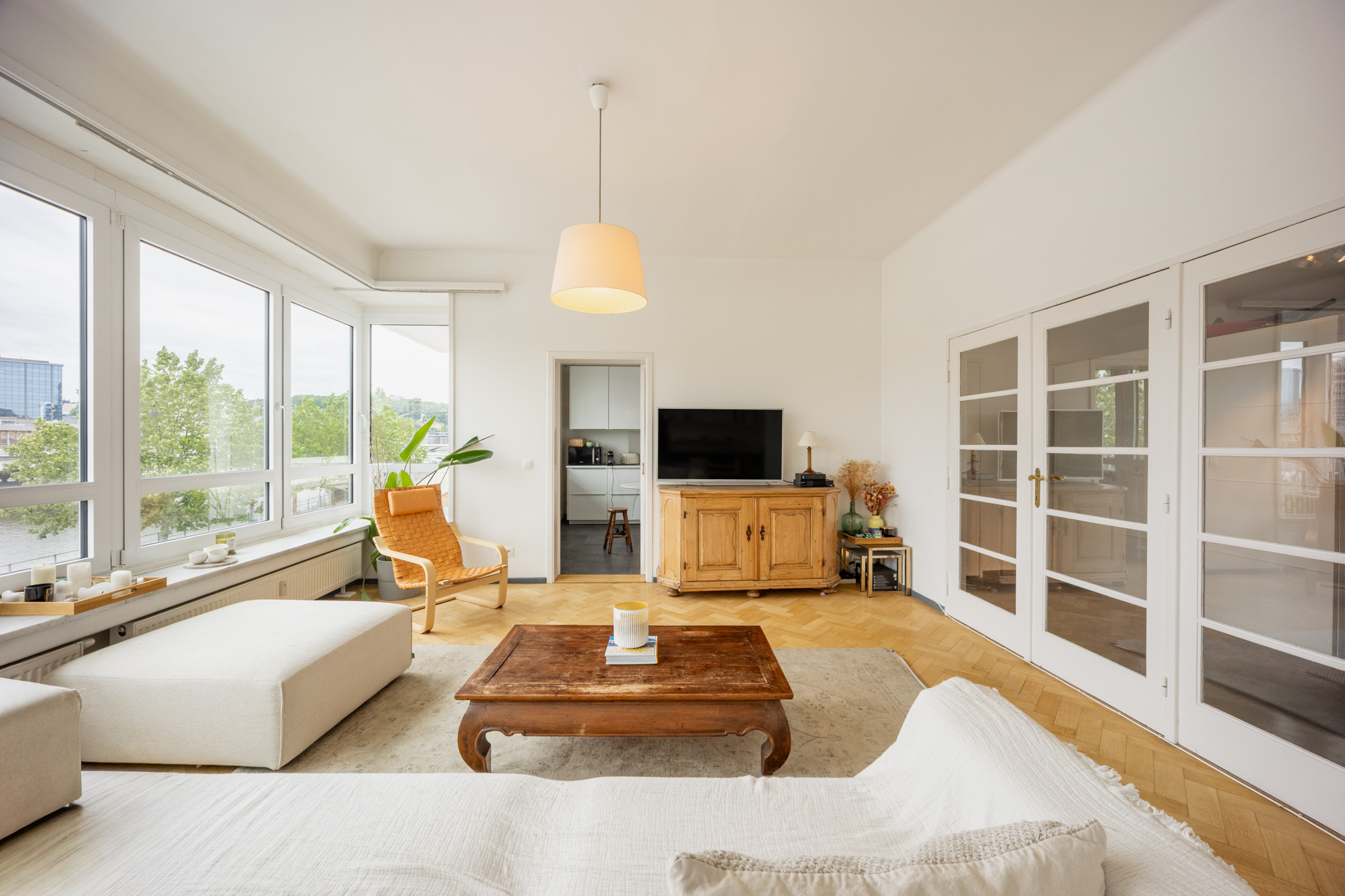 Bright 3-bedroom apartment with unobstructed view of the Meuse