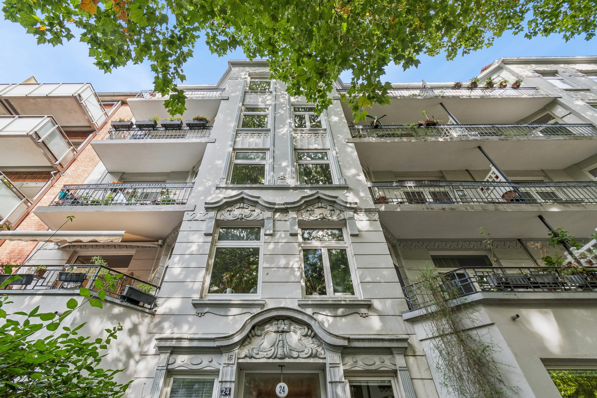 Schöne Altbauwohnung mitten in Eimsbüttel