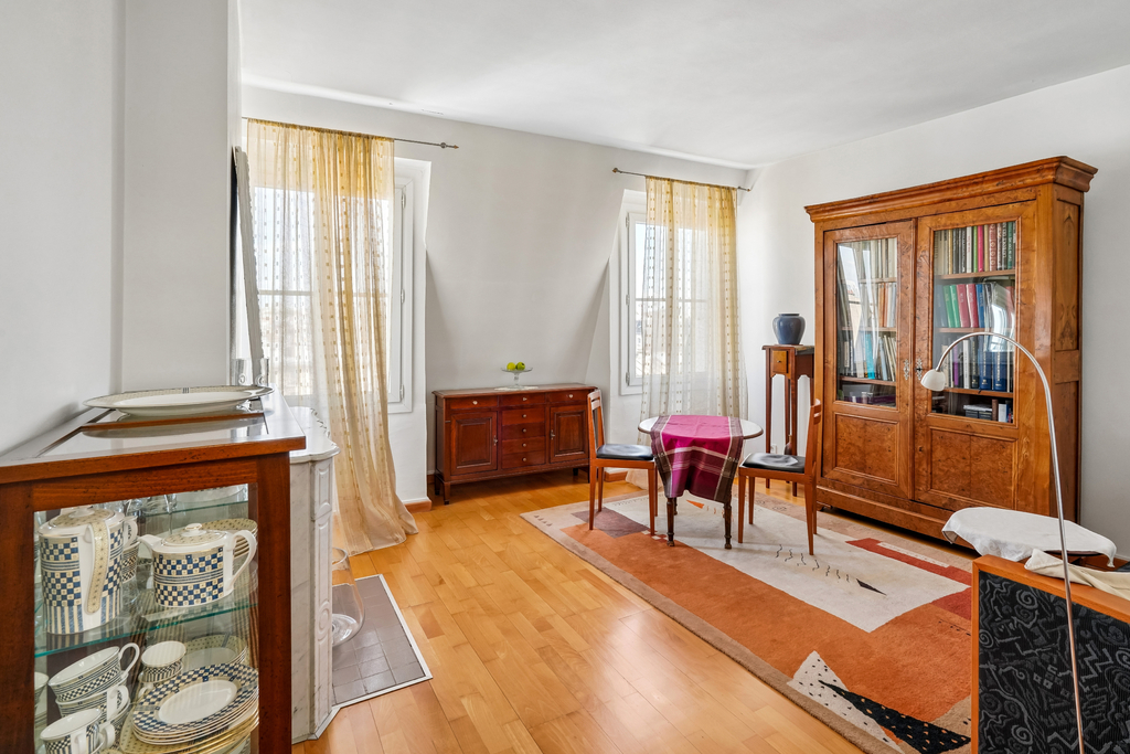 Paris 10. - Gare du Nord - 2-Zimmer-Wohnung, 46 m², oberstes Stockwerk