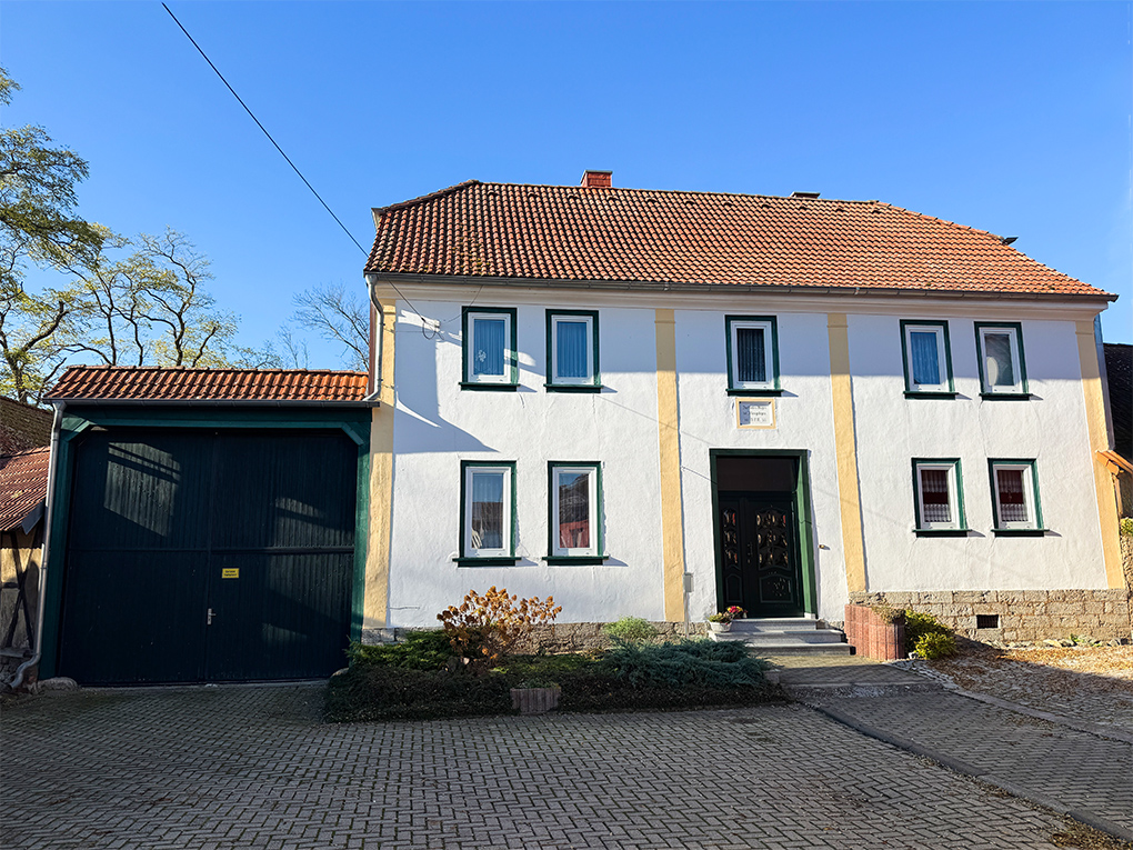 Historischer Vierseitenhof mit idyllischem Gartenparadies vor den Toren Erfurts